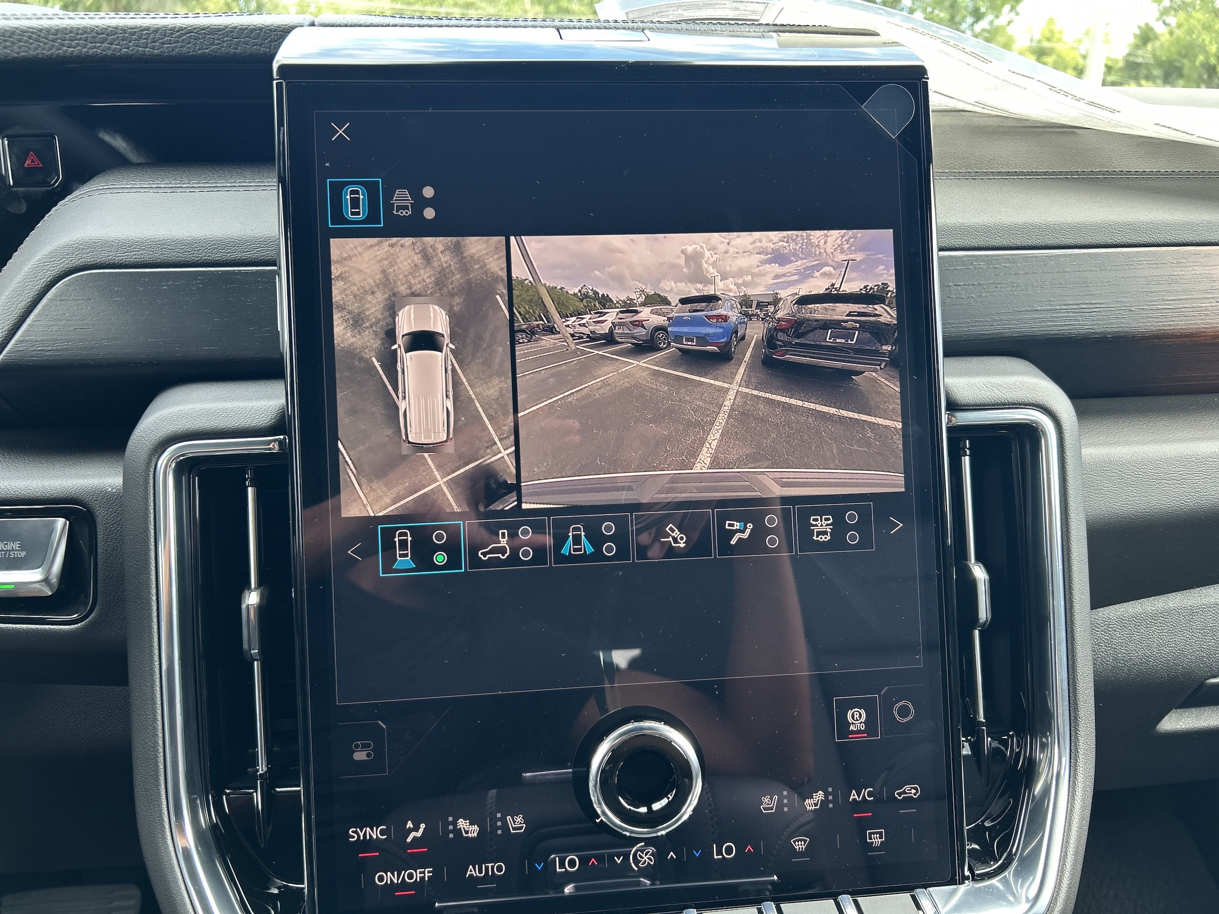 2026 GMC Yukon XL Denali - Photo 35