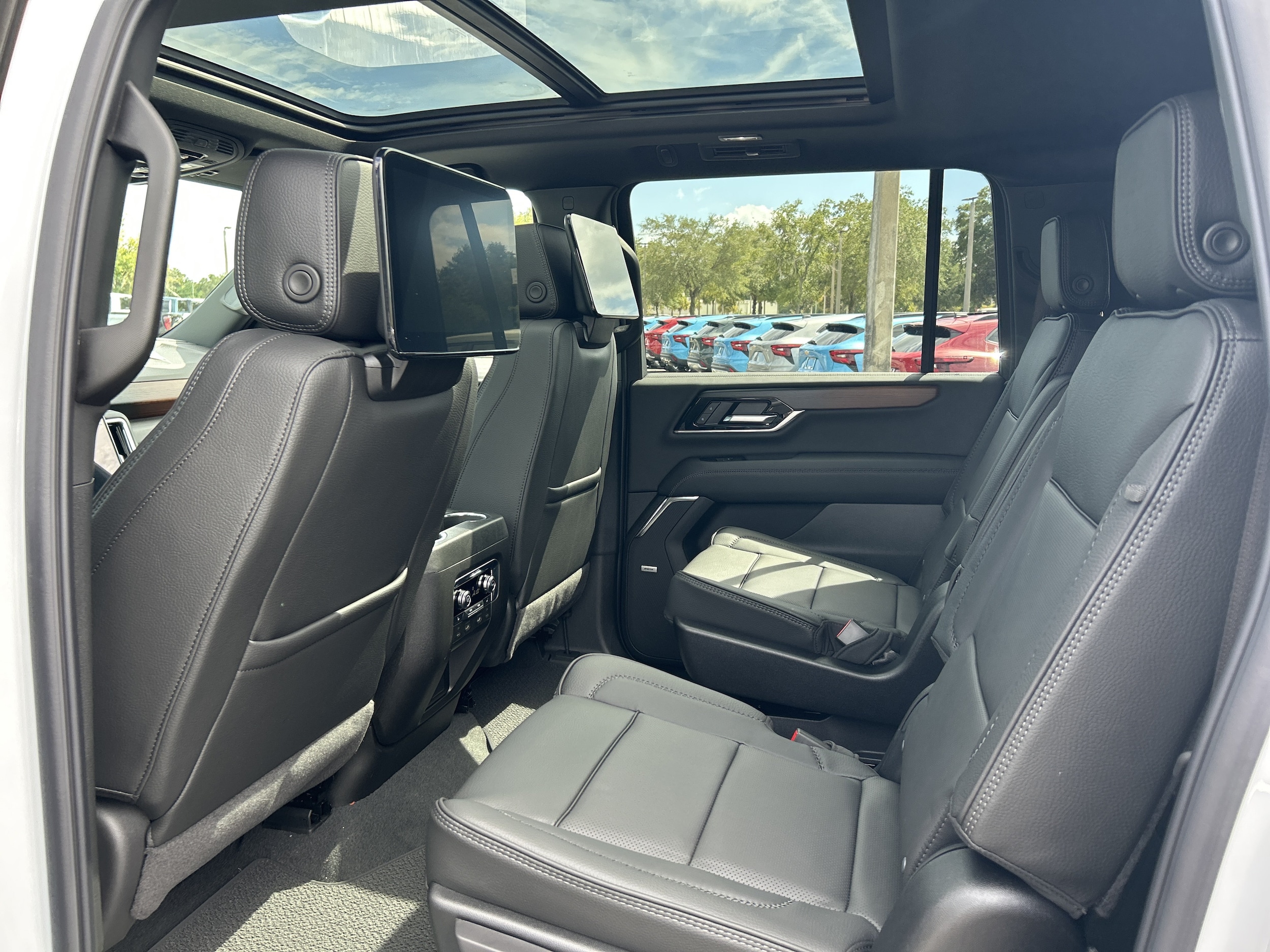 2026 GMC Yukon XL Denali - Photo 40