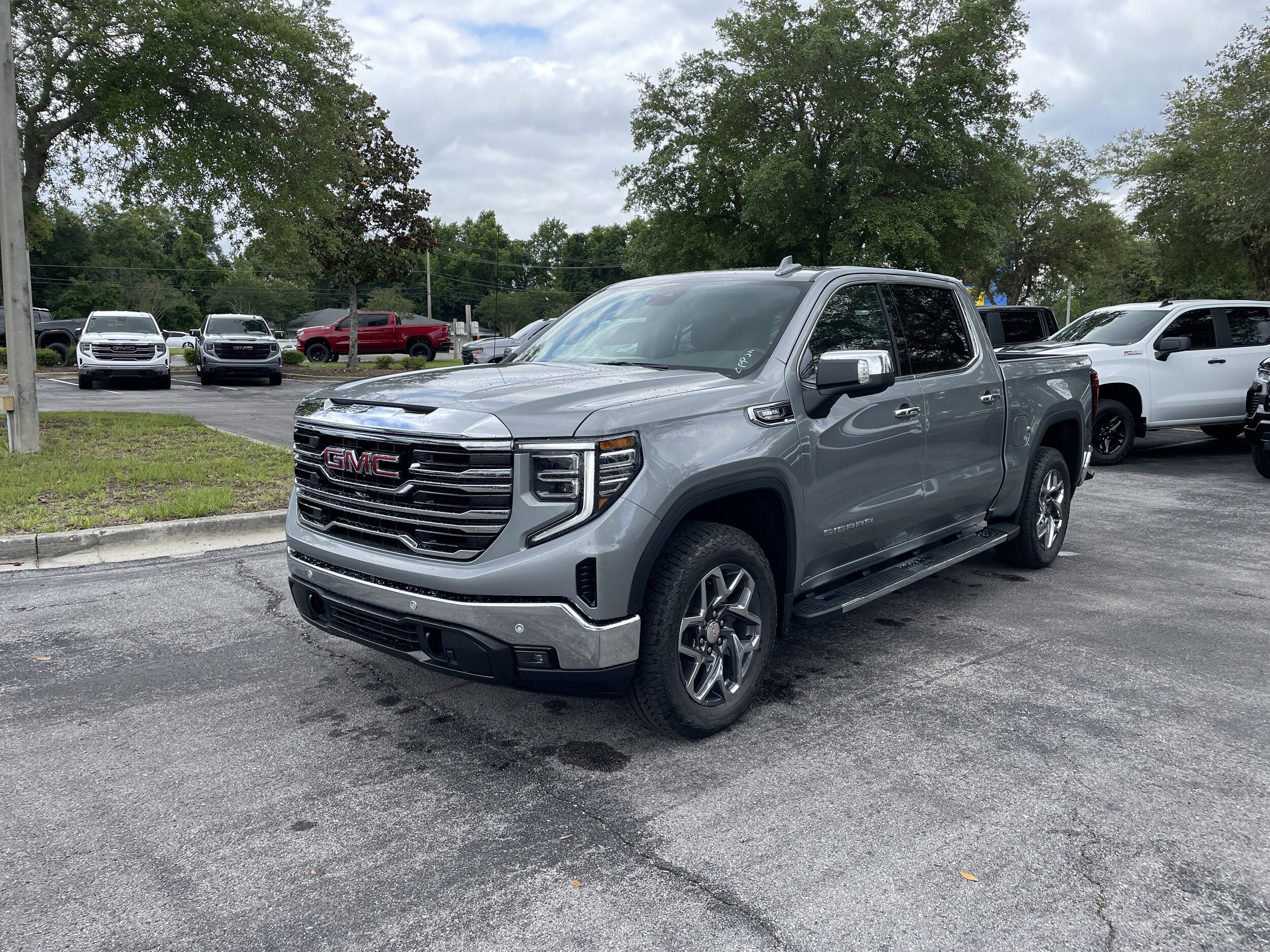 2026 GMC Sierra 1500 SLT - Photo 4