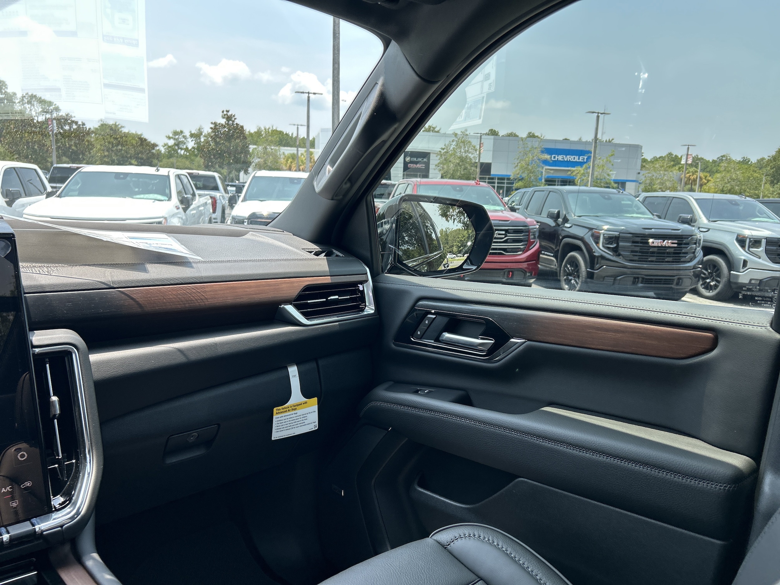 2026 GMC Yukon XL Denali - Photo 42