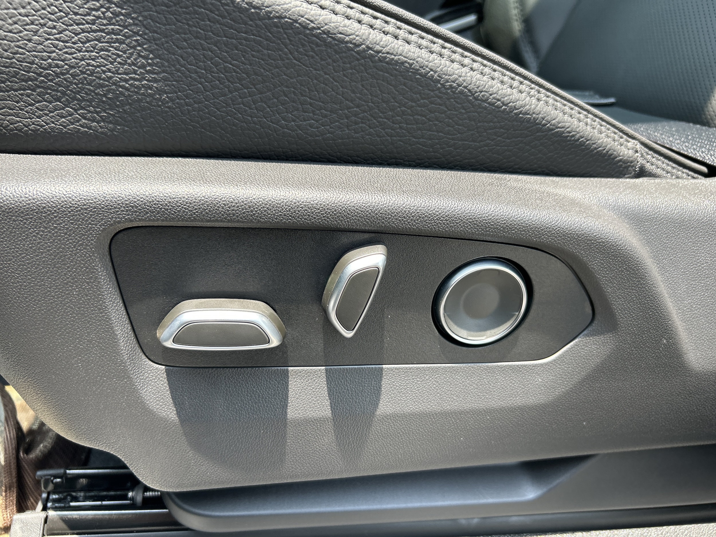 2026 GMC Yukon XL Denali - Photo 19