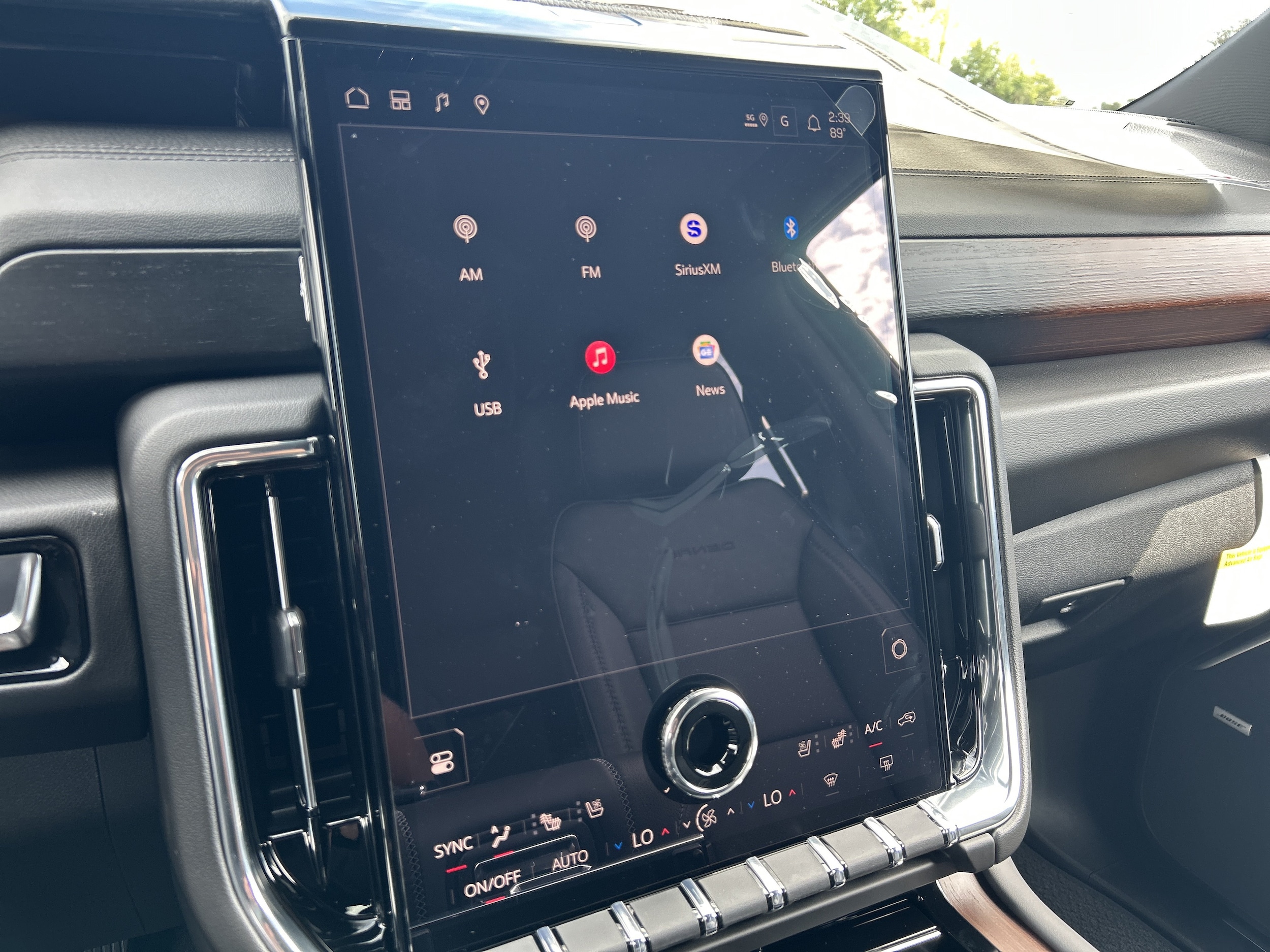 2026 GMC Yukon XL Denali - Photo 32