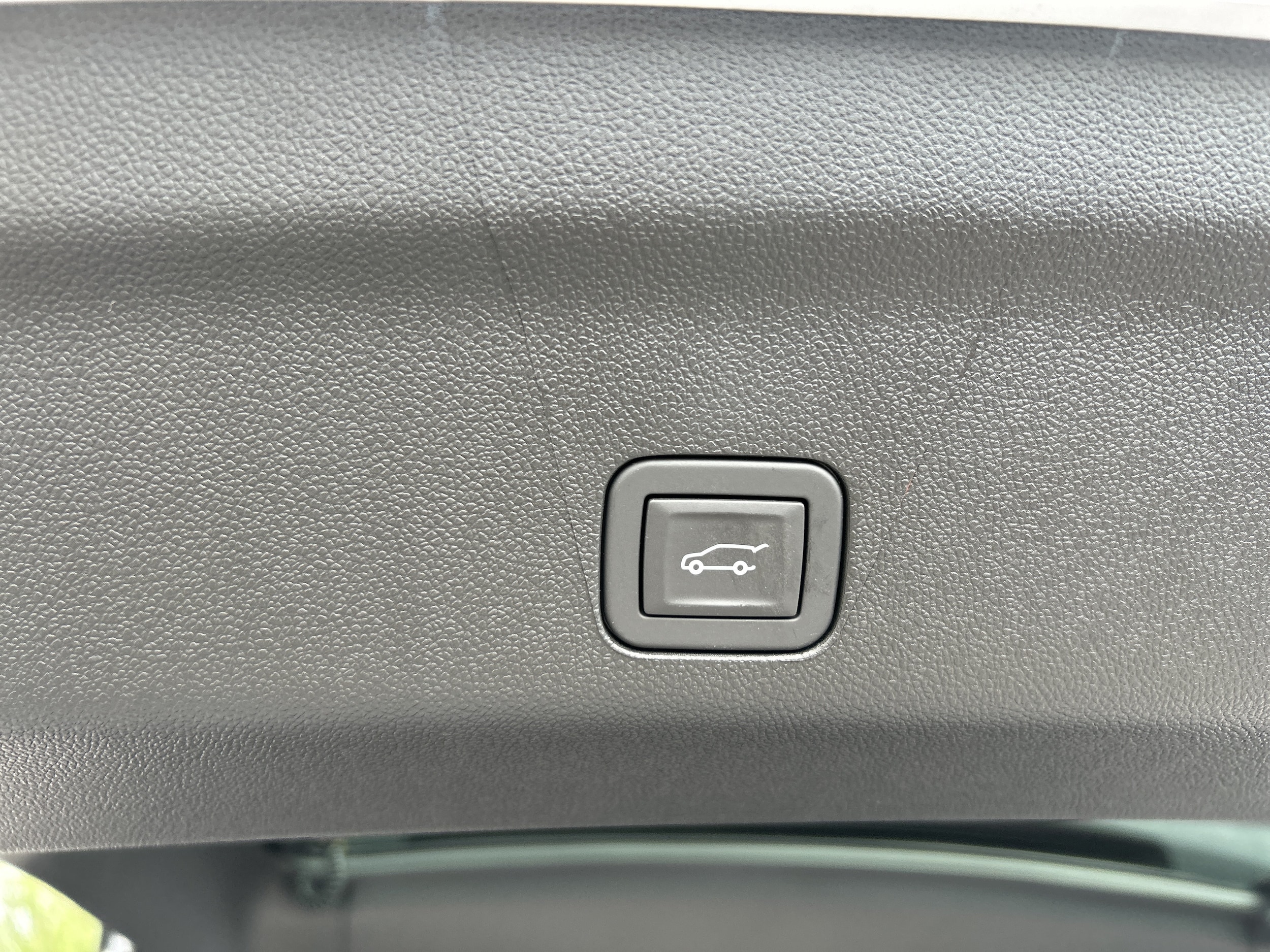 2026 GMC Yukon XL Denali - Photo 7