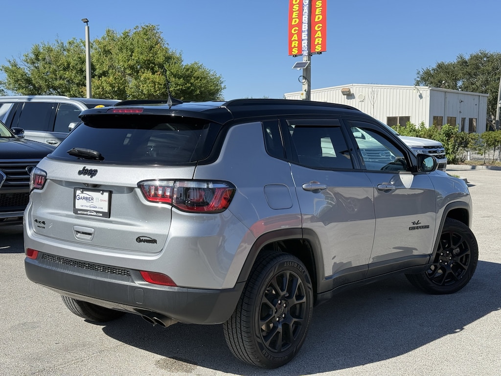 Used 2022 Jeep Compass Altitude 4x4 SUV