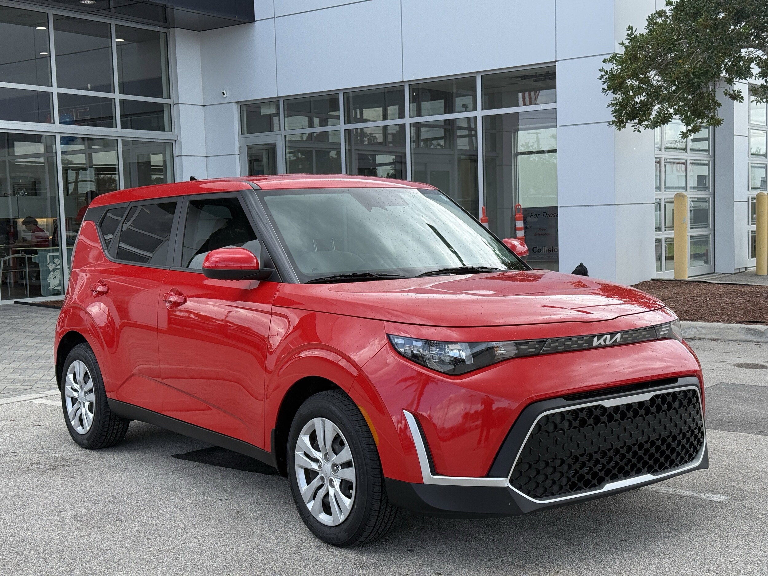 2023 Kia Soul LX photo 3
