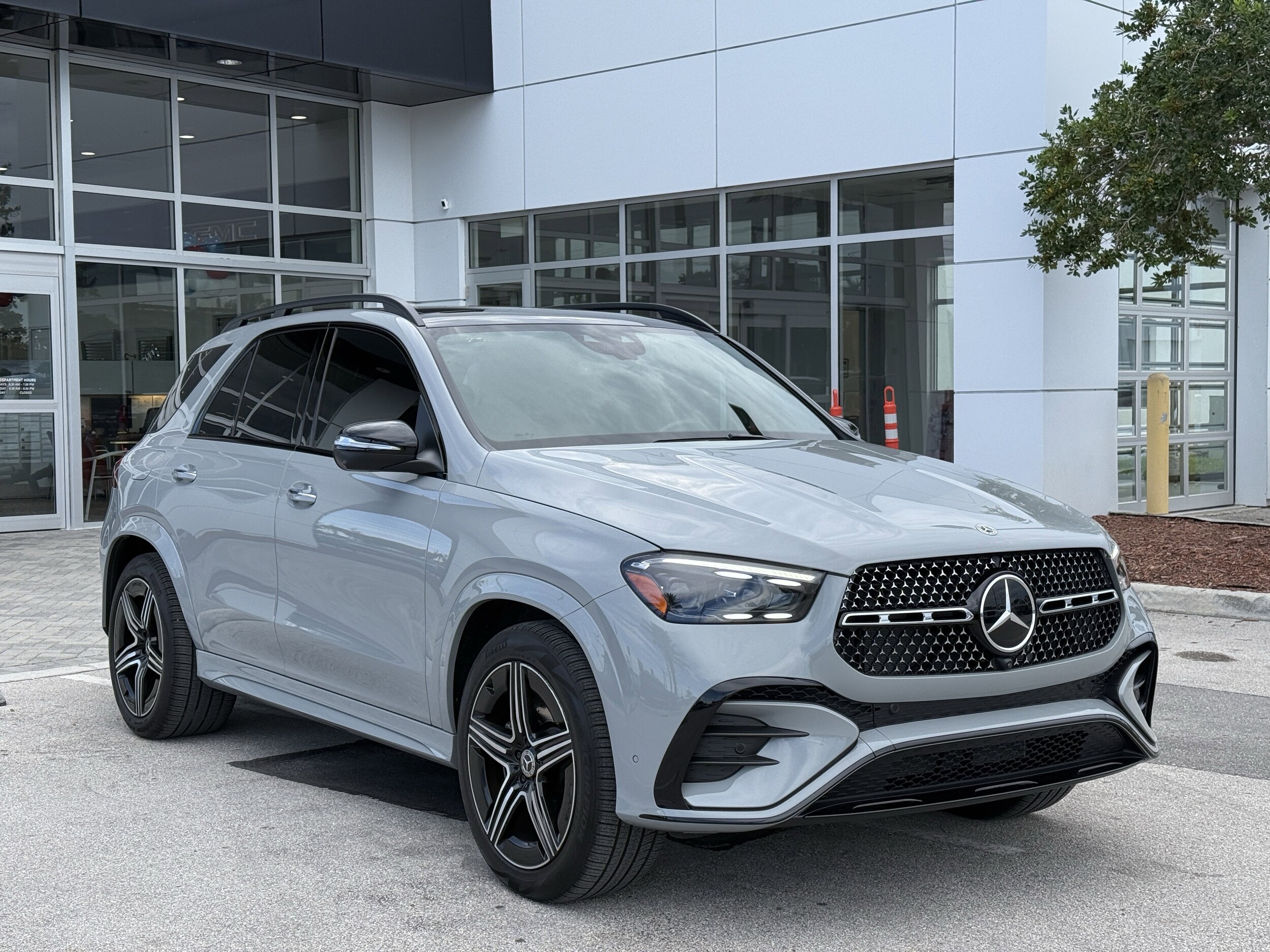 2024 Mercedes Benz GLE 350 4MATIC photo 3