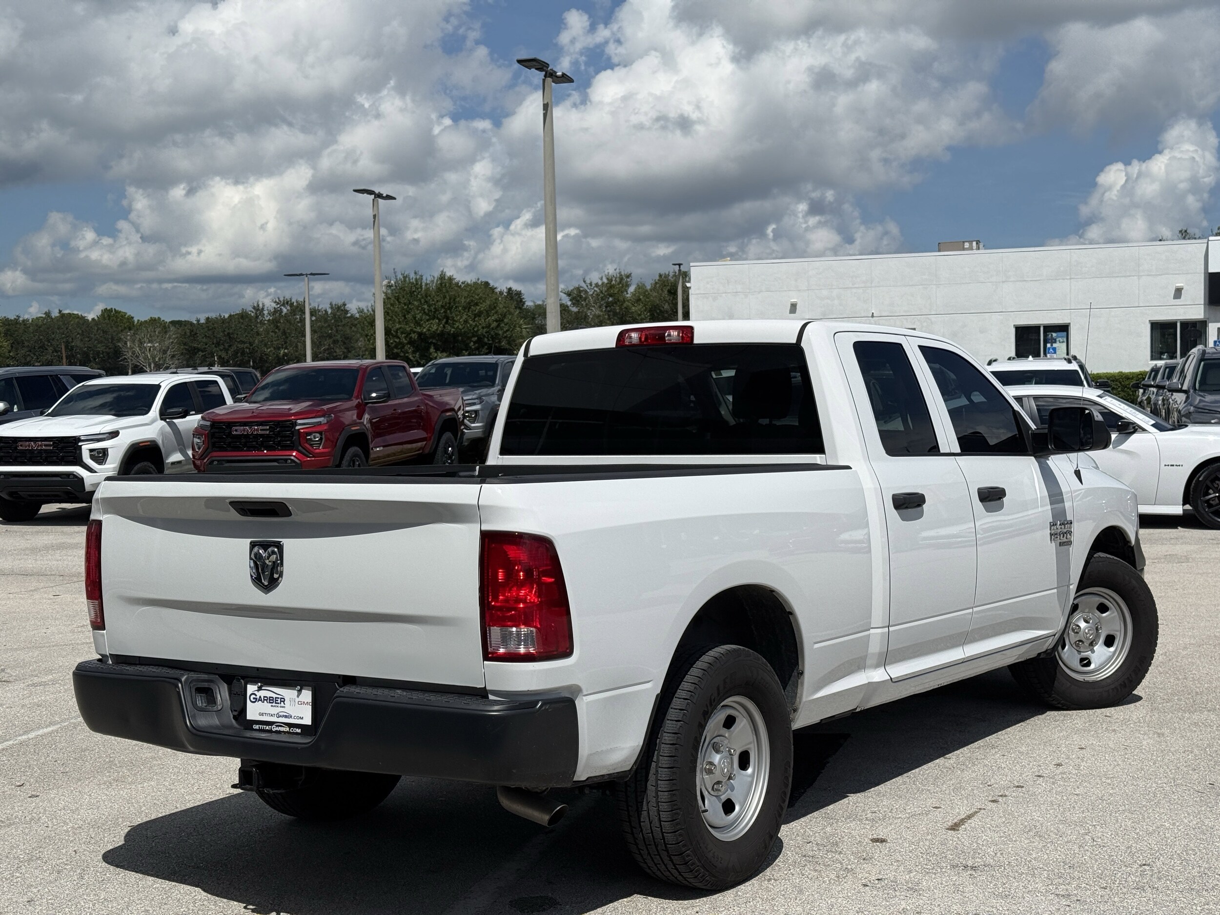 2022 Ram 1500 Classic Tradesman photo 2