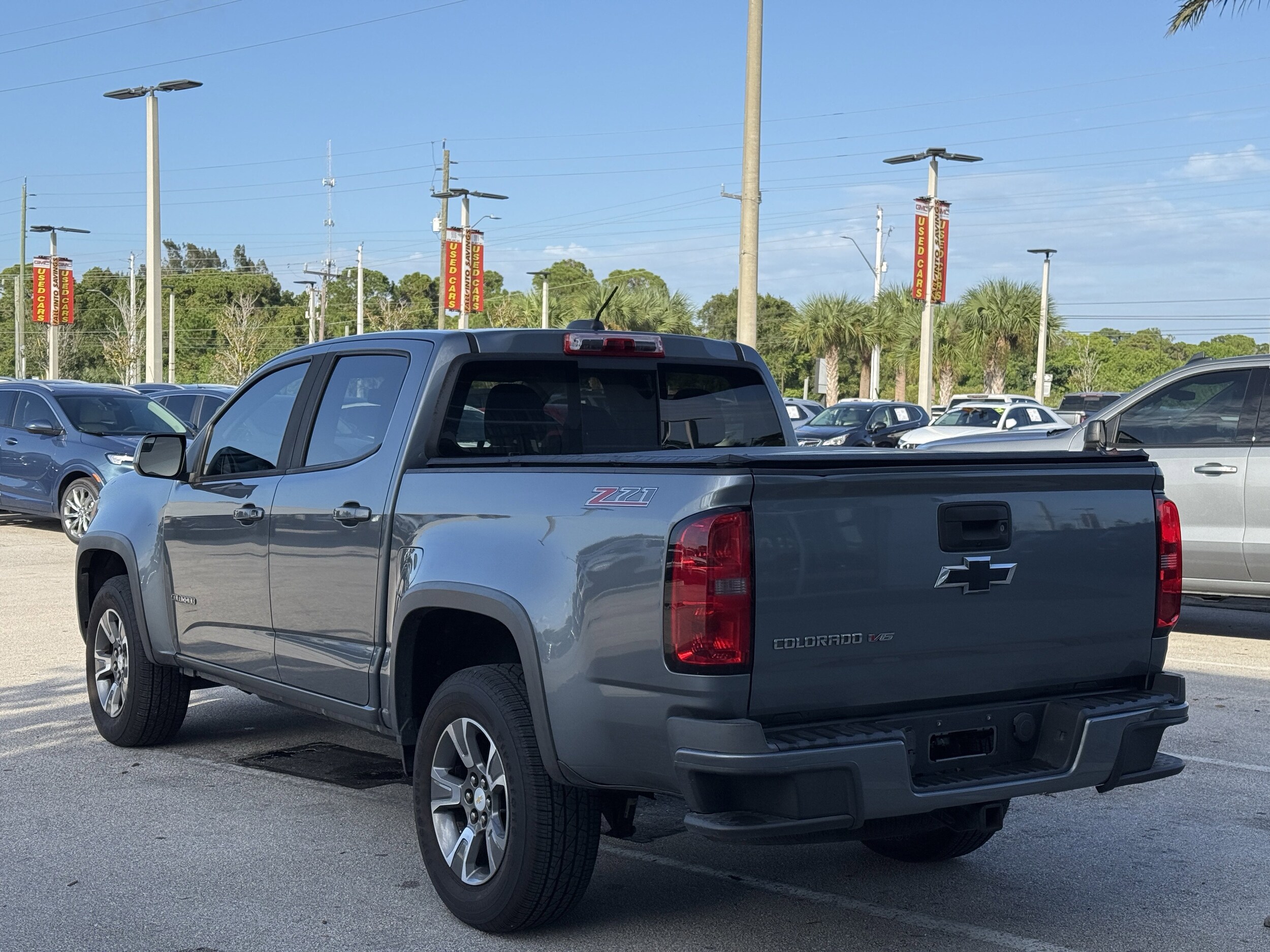 2018 Chevrolet Colorado Z71 photo 2