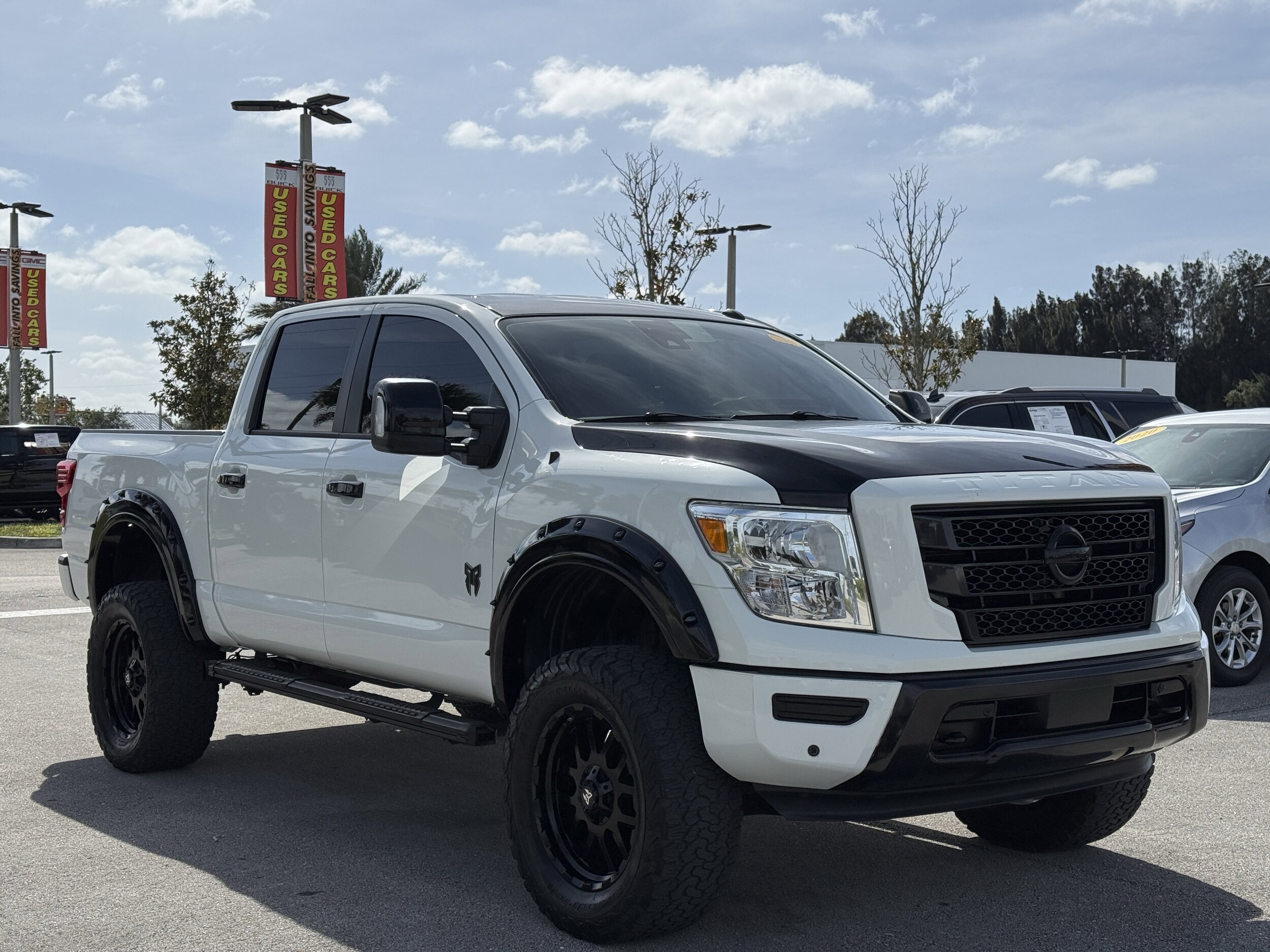 2021 Nissan Titan SV photo 4