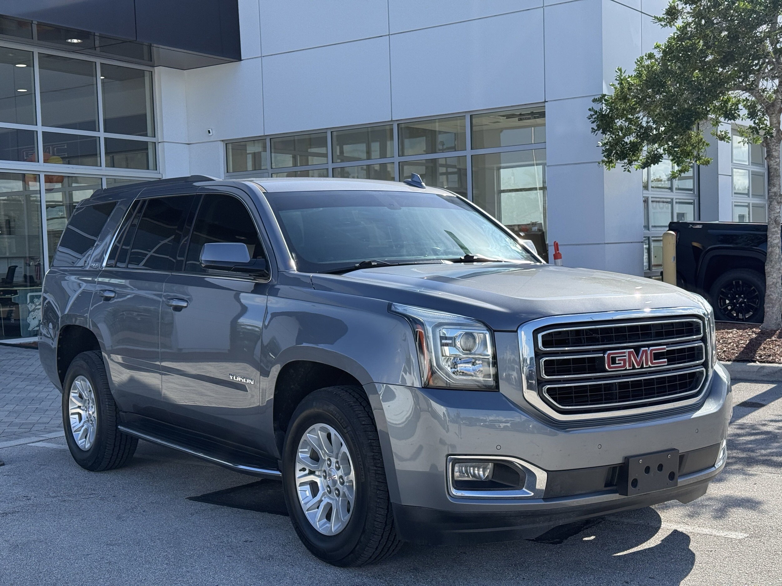2020 Gmc Yukon SLE photo 4