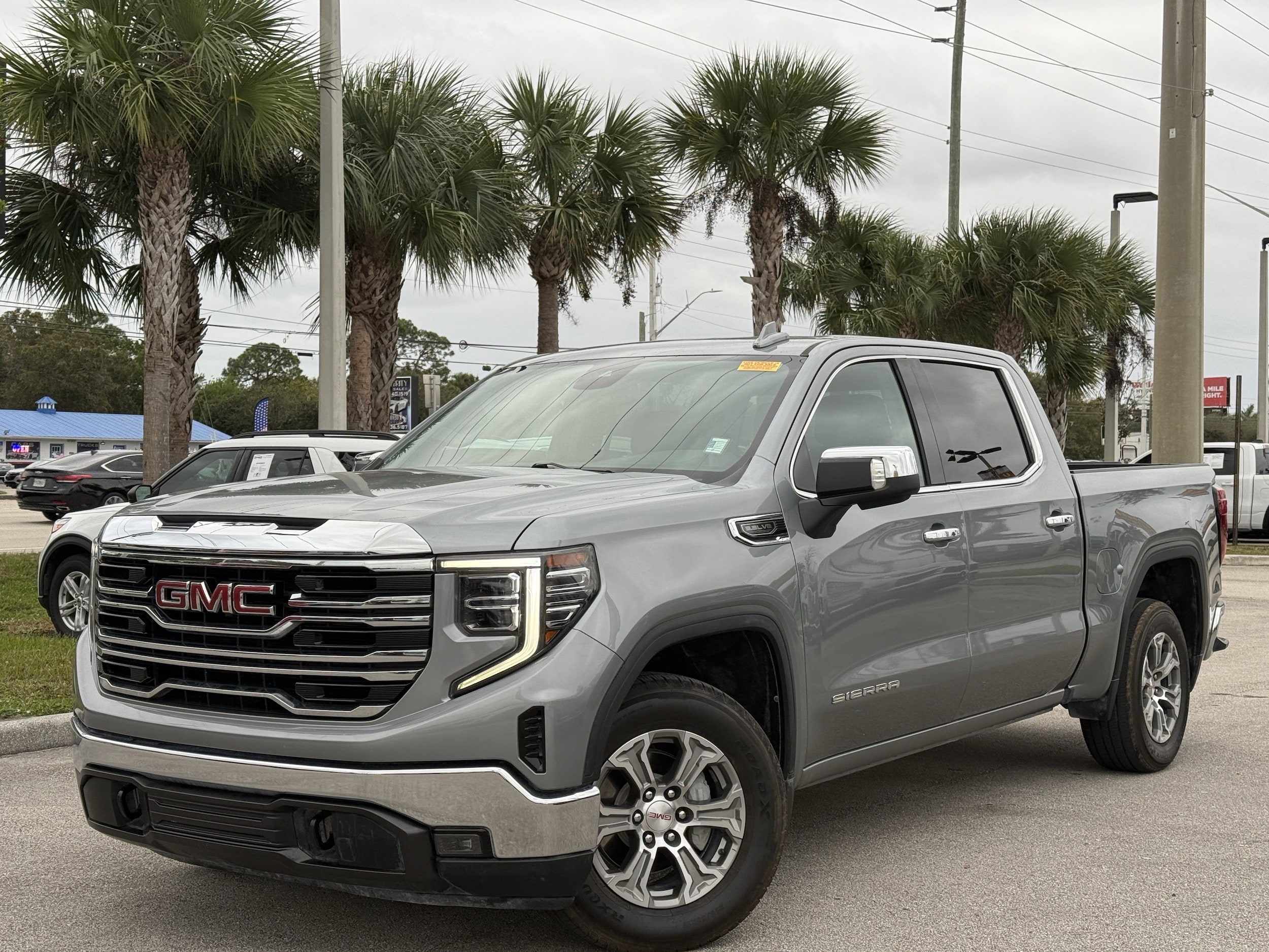 2024 GMC Sierra 1500 SLT's photo
