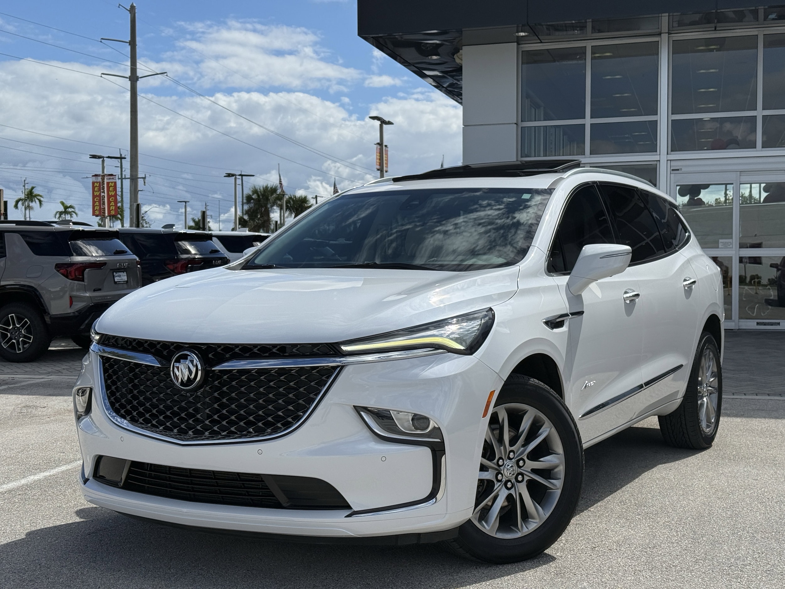 2023 Buick Enclave Avenir's photo