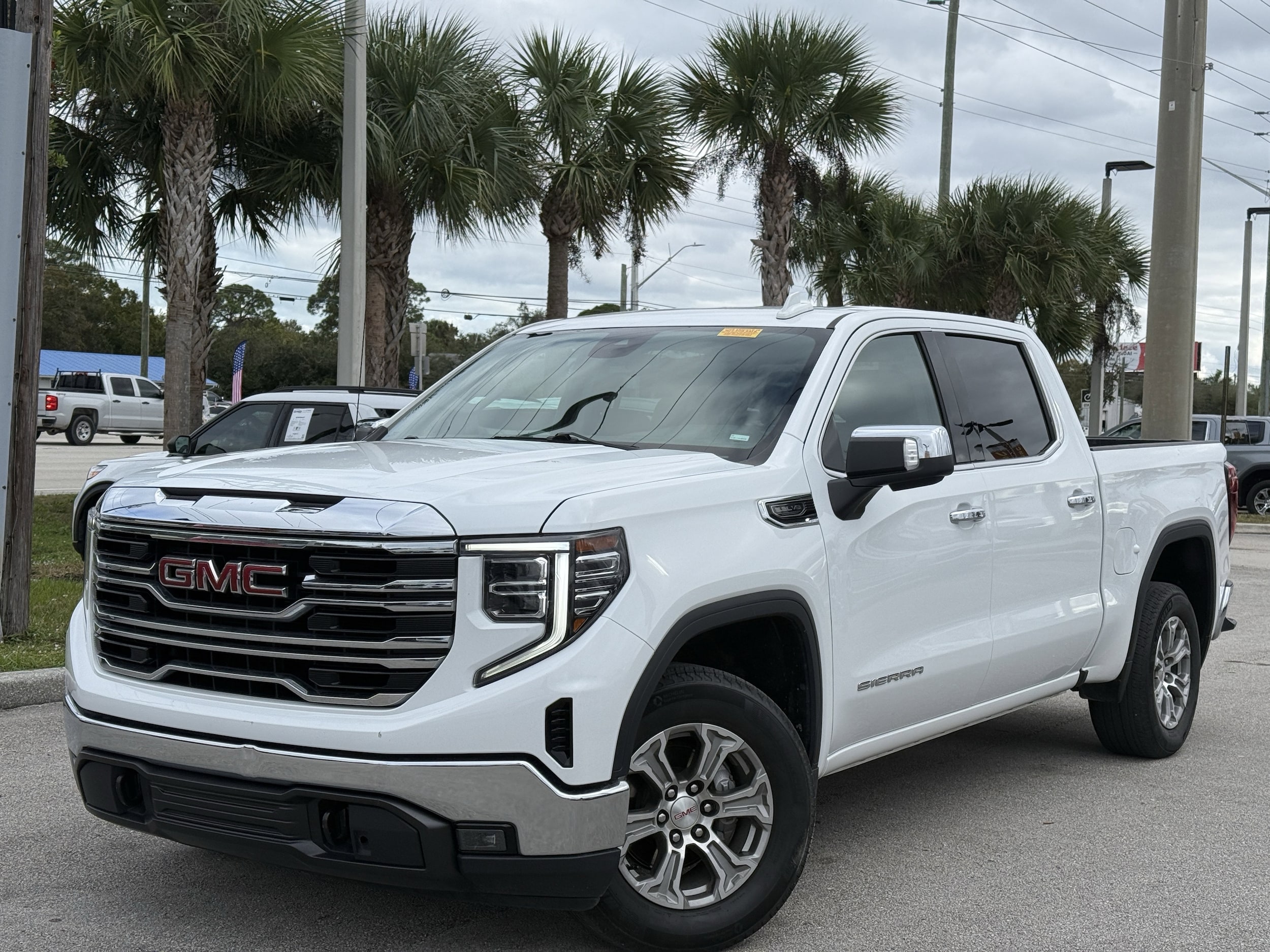 2024 GMC Sierra 1500 SLT's photo