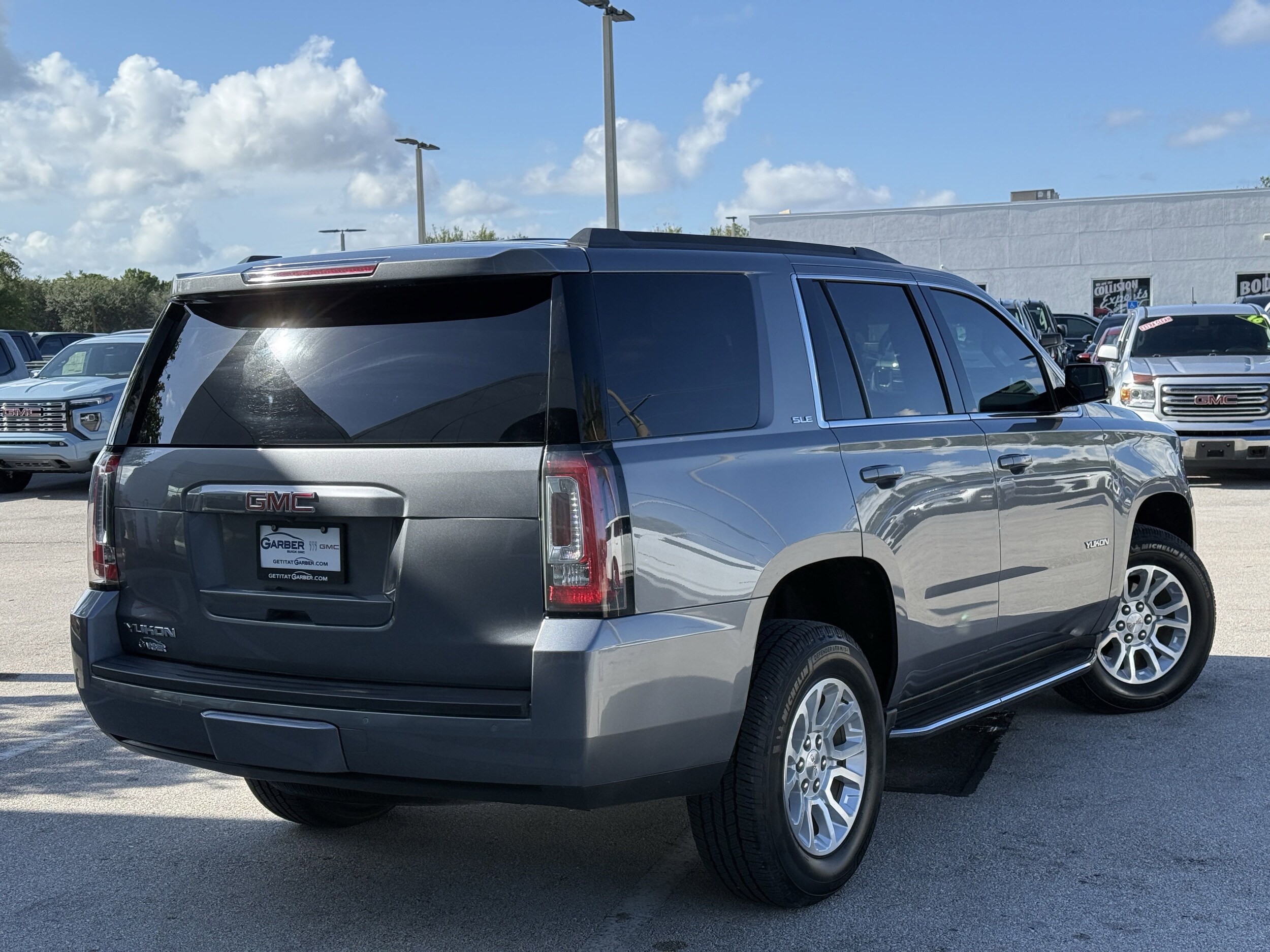 2020 Gmc Yukon SLE photo 3