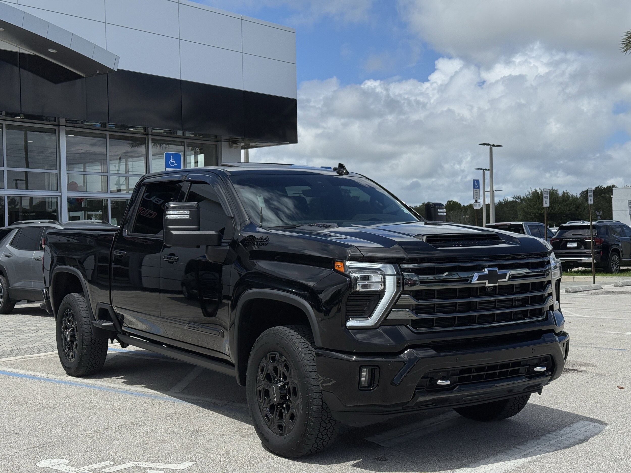 2024 Chevrolet Silverado 3500HD High Country photo 4