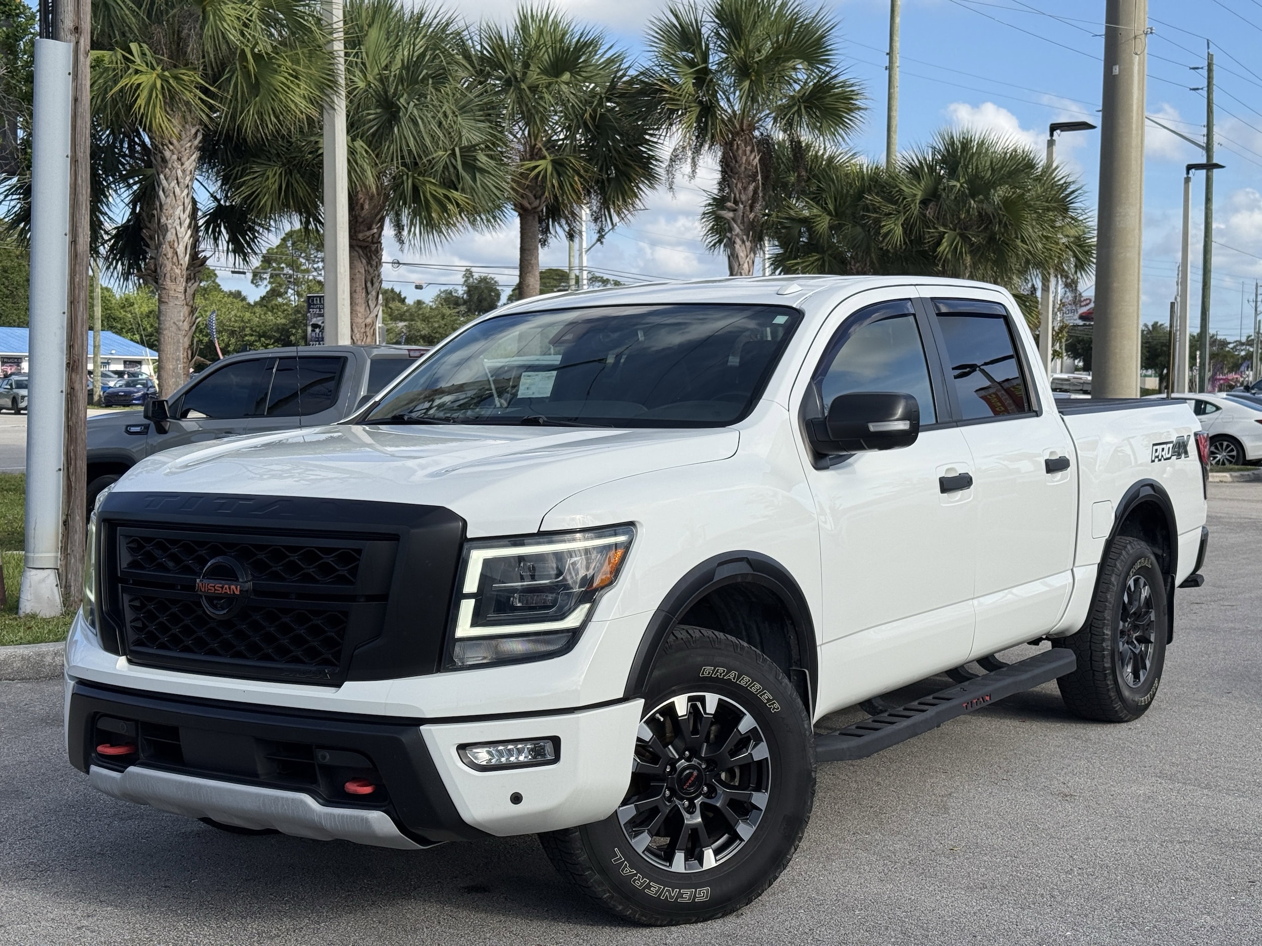 2021 Nissan Titan PRO-4X 4X4 Crew Cab's photo