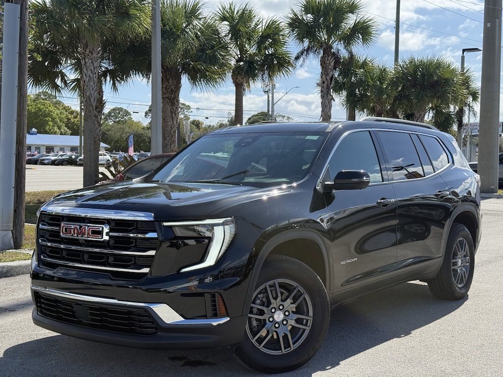 Used 2025 GMC Acadia Elevation SUV