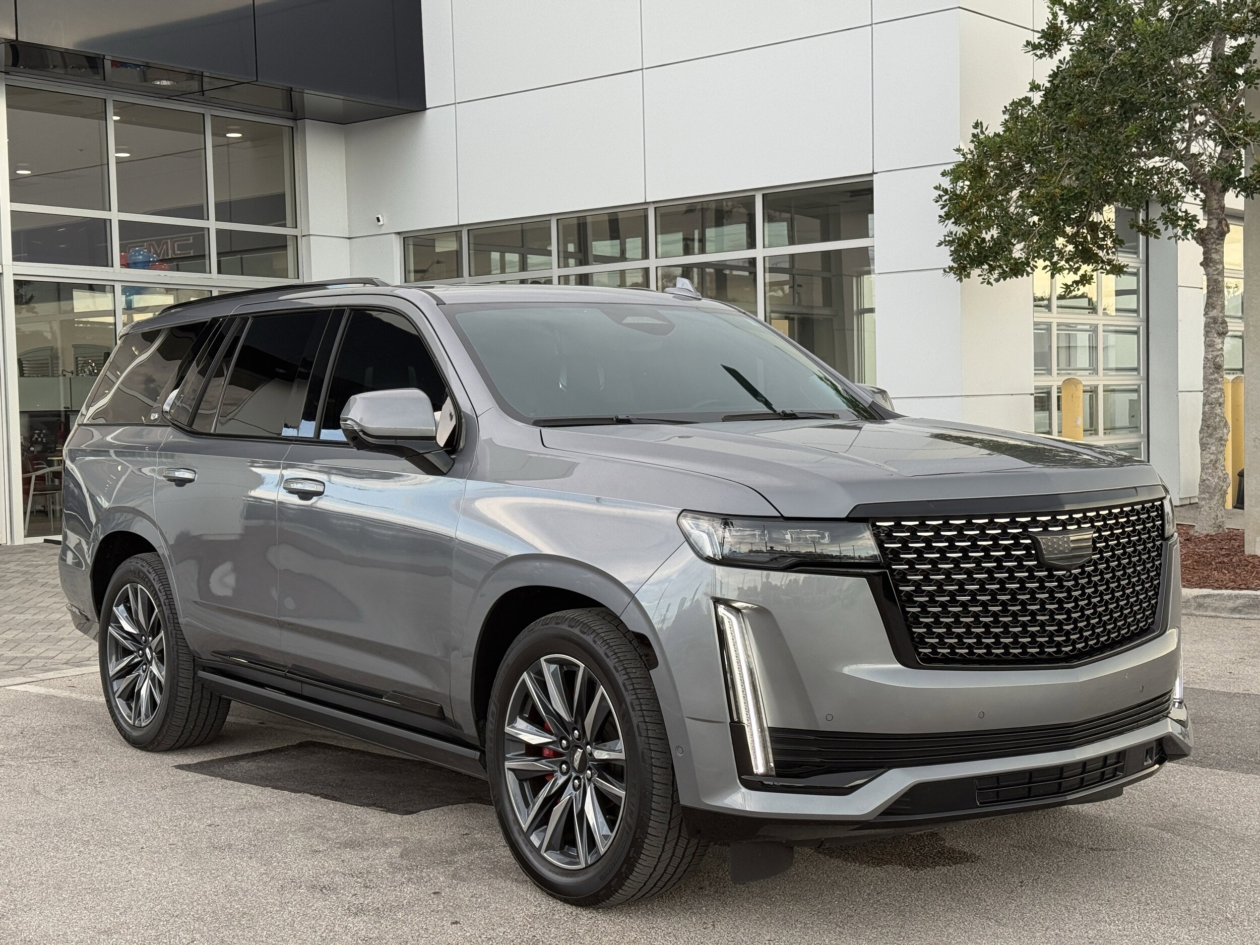 2022 Cadillac Escalade Sport Platinum photo 3