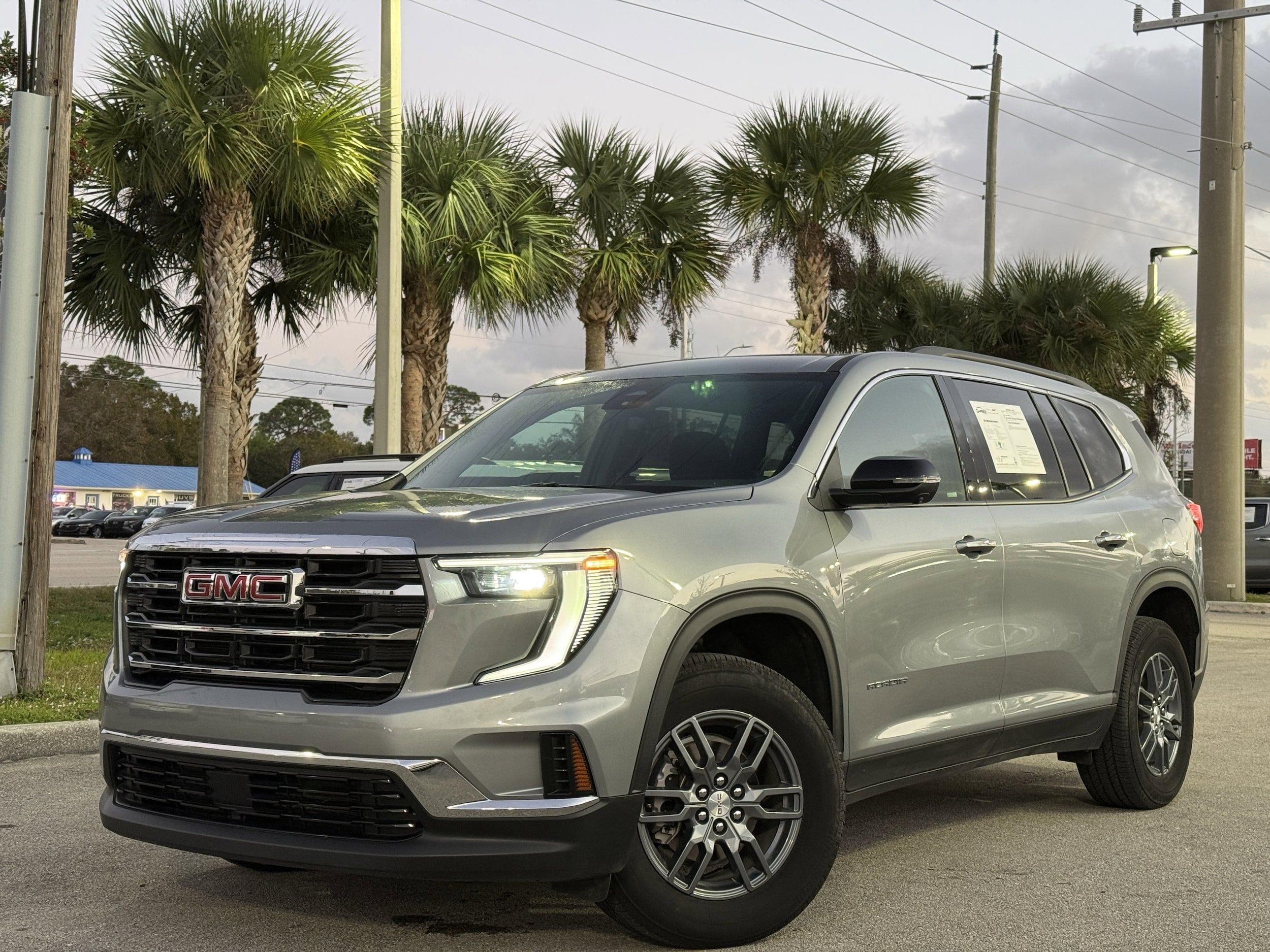 2025 GMC Acadia Elevation's photo