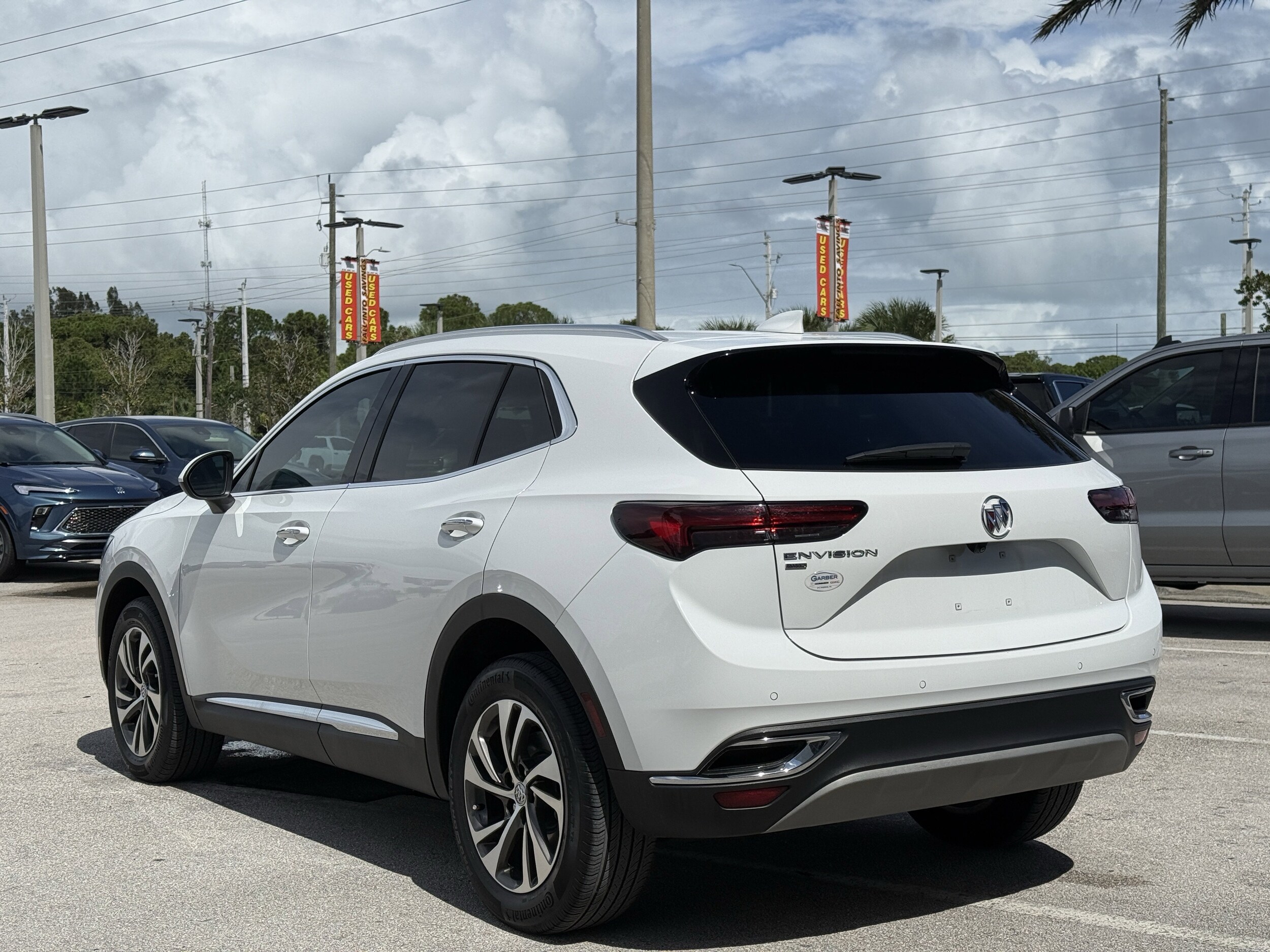 2023 Buick Envision Essence photo 2