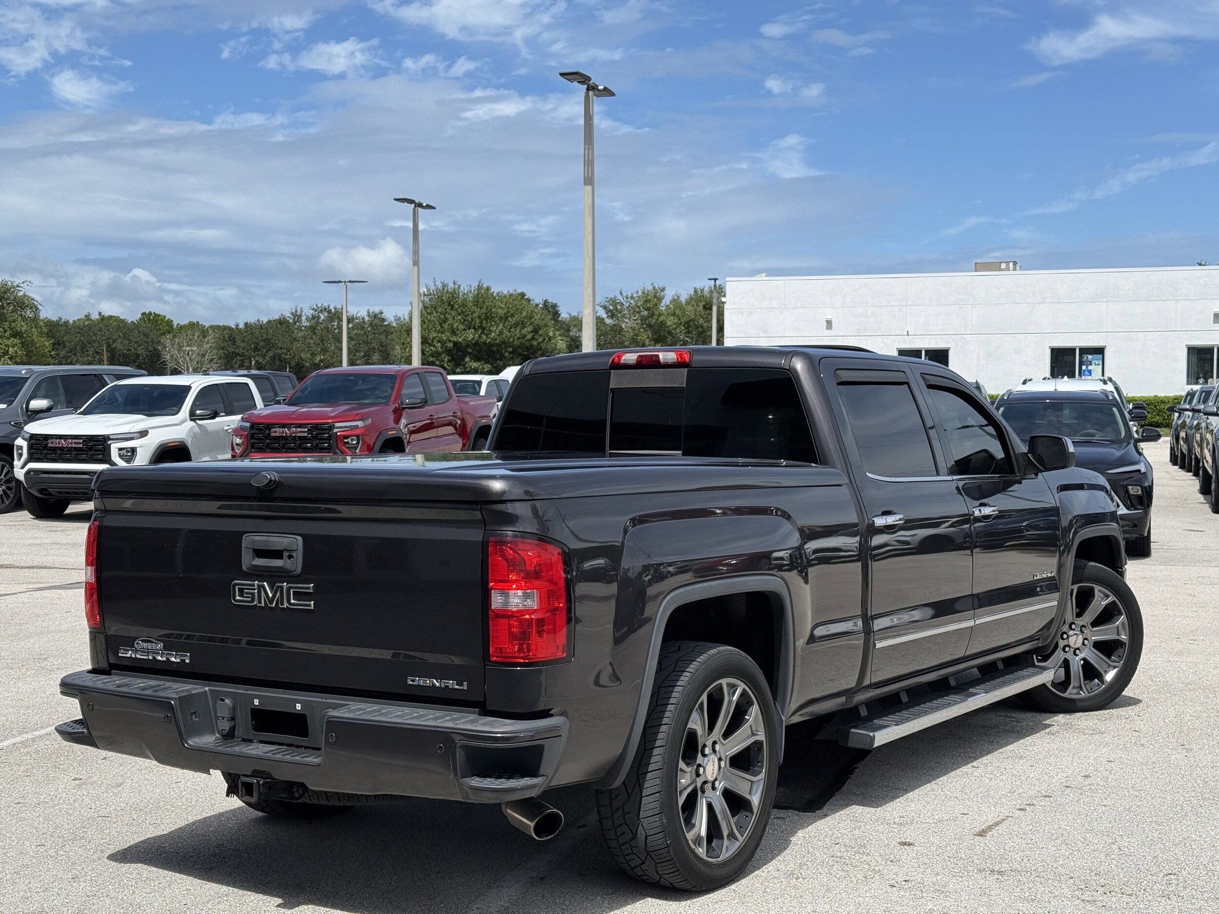 2015 Gmc Sierra 1500 Denali photo 2