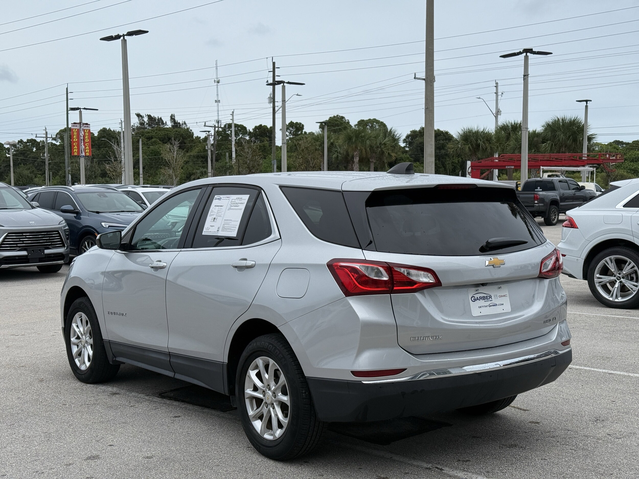 2020 Chevrolet Equinox LT photo 2