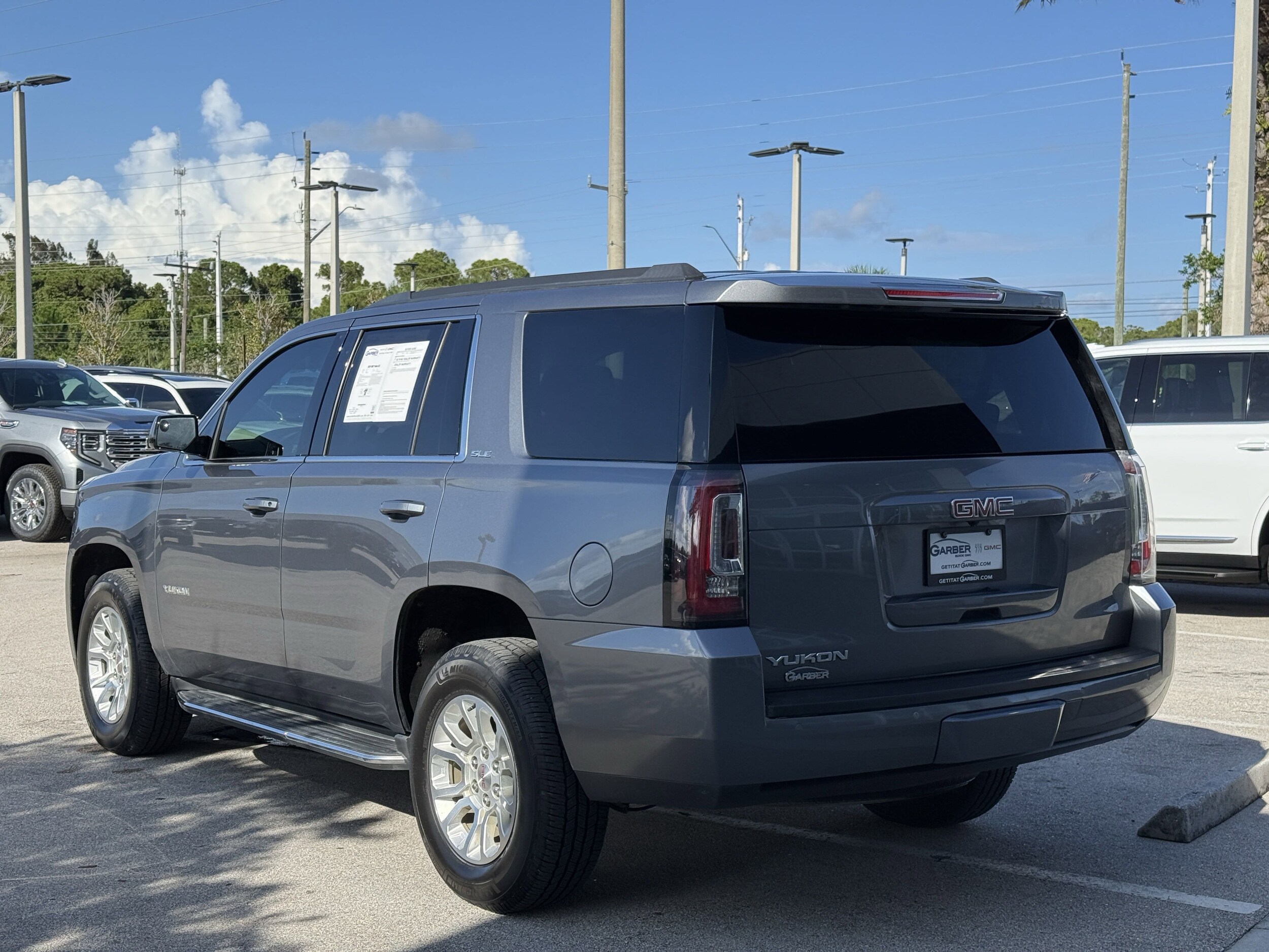 2020 Gmc Yukon SLE photo 2