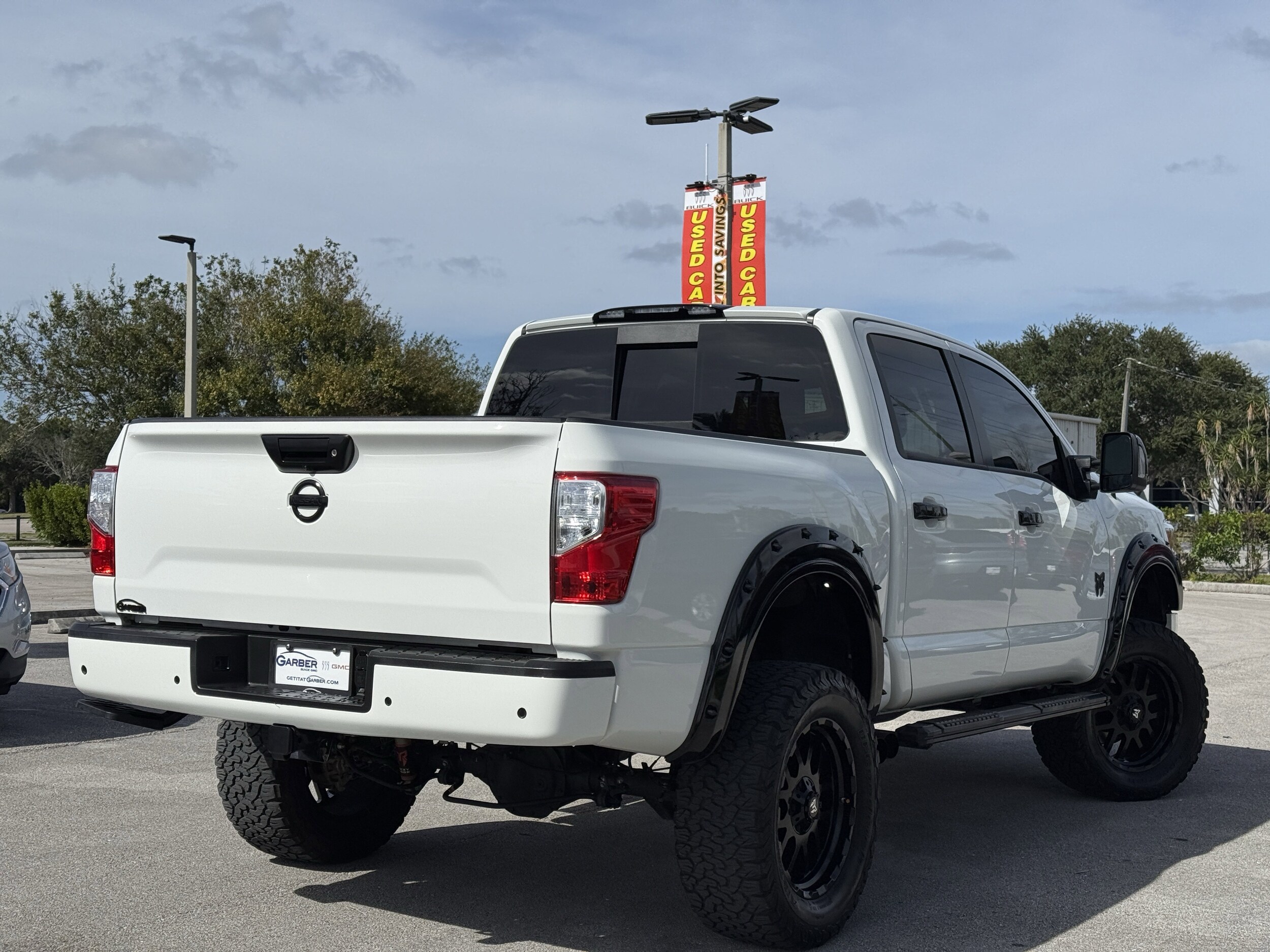 2021 Nissan Titan SV photo 3