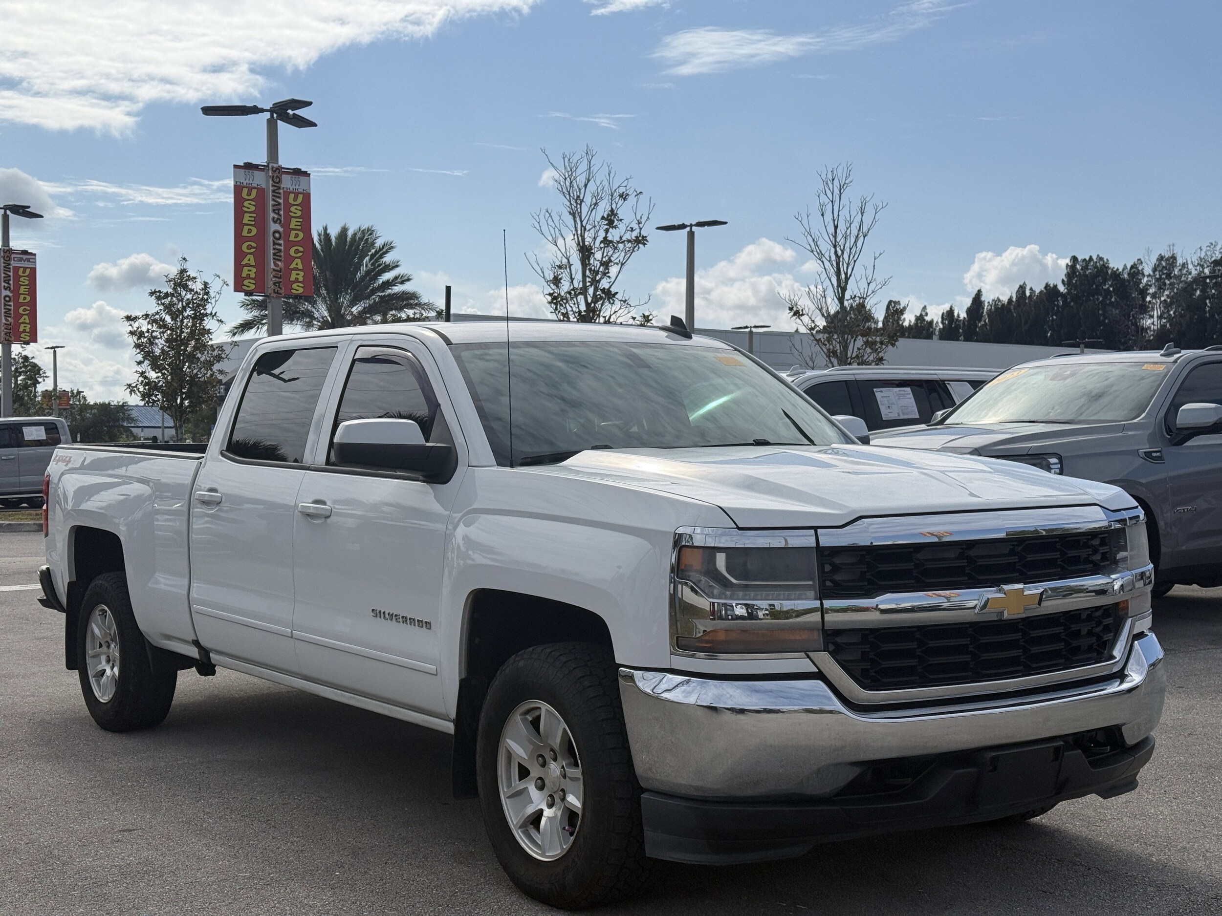 2016 Chevrolet Silverado 1500 LT photo 4