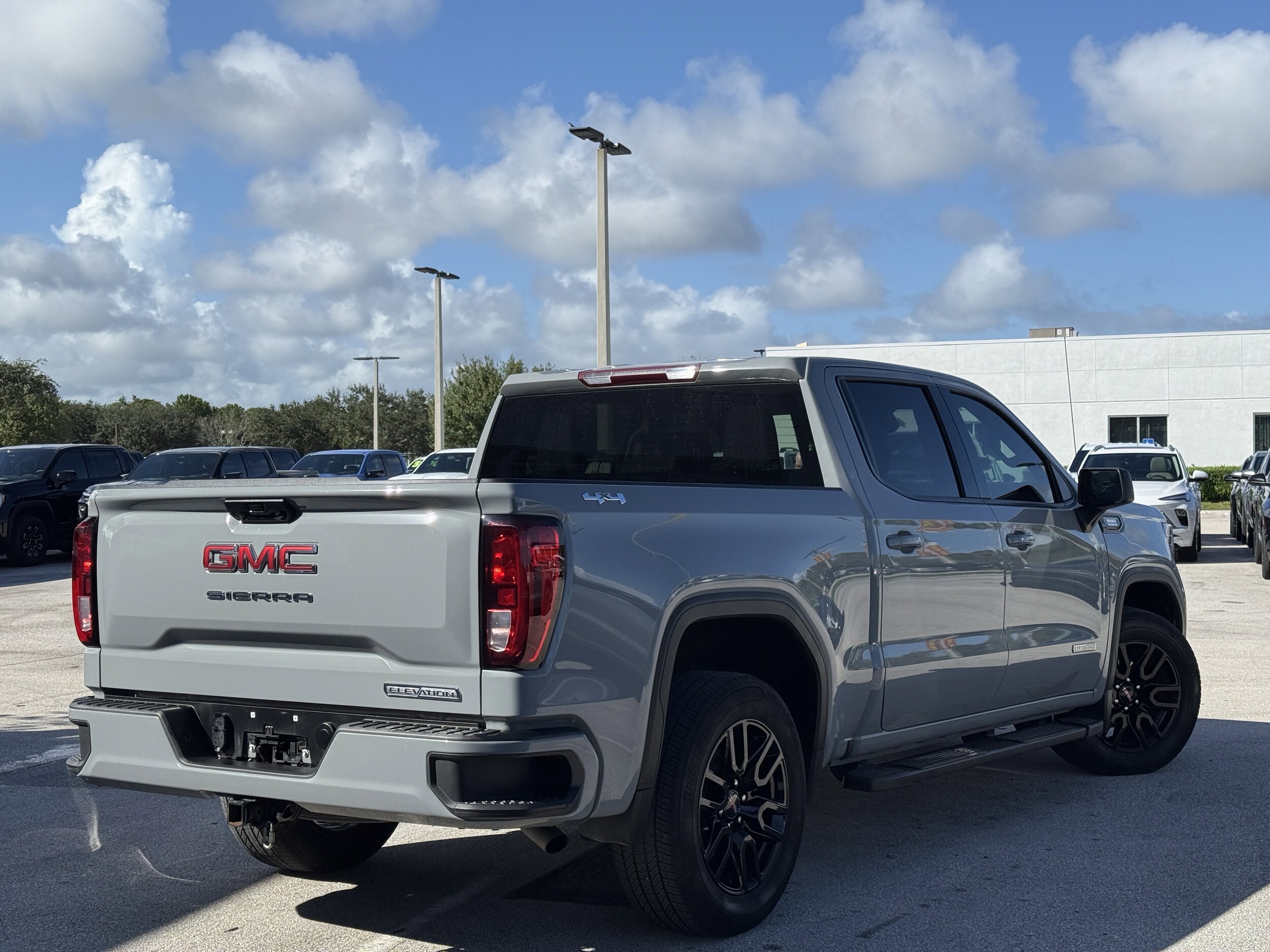 2024 Gmc Sierra 1500 Elevation photo 2