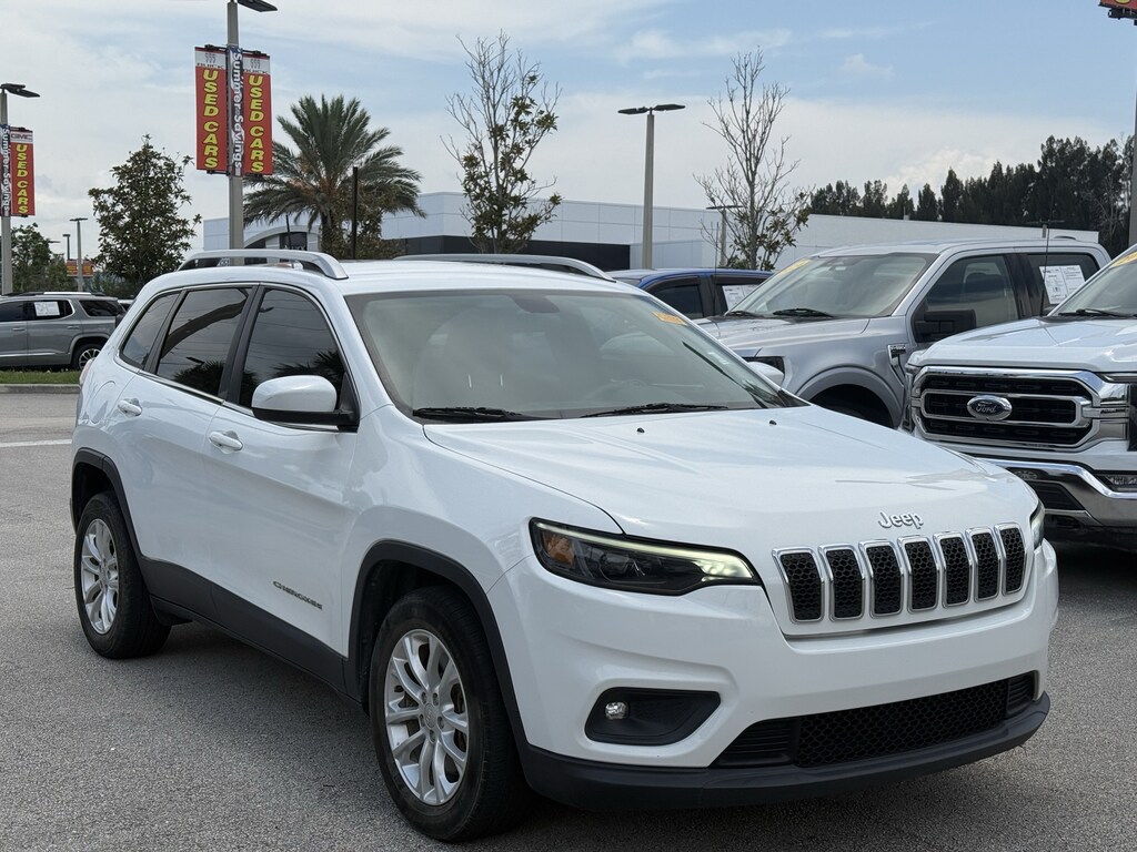 Used 2019 Jeep Cherokee Latitude FWD SUV