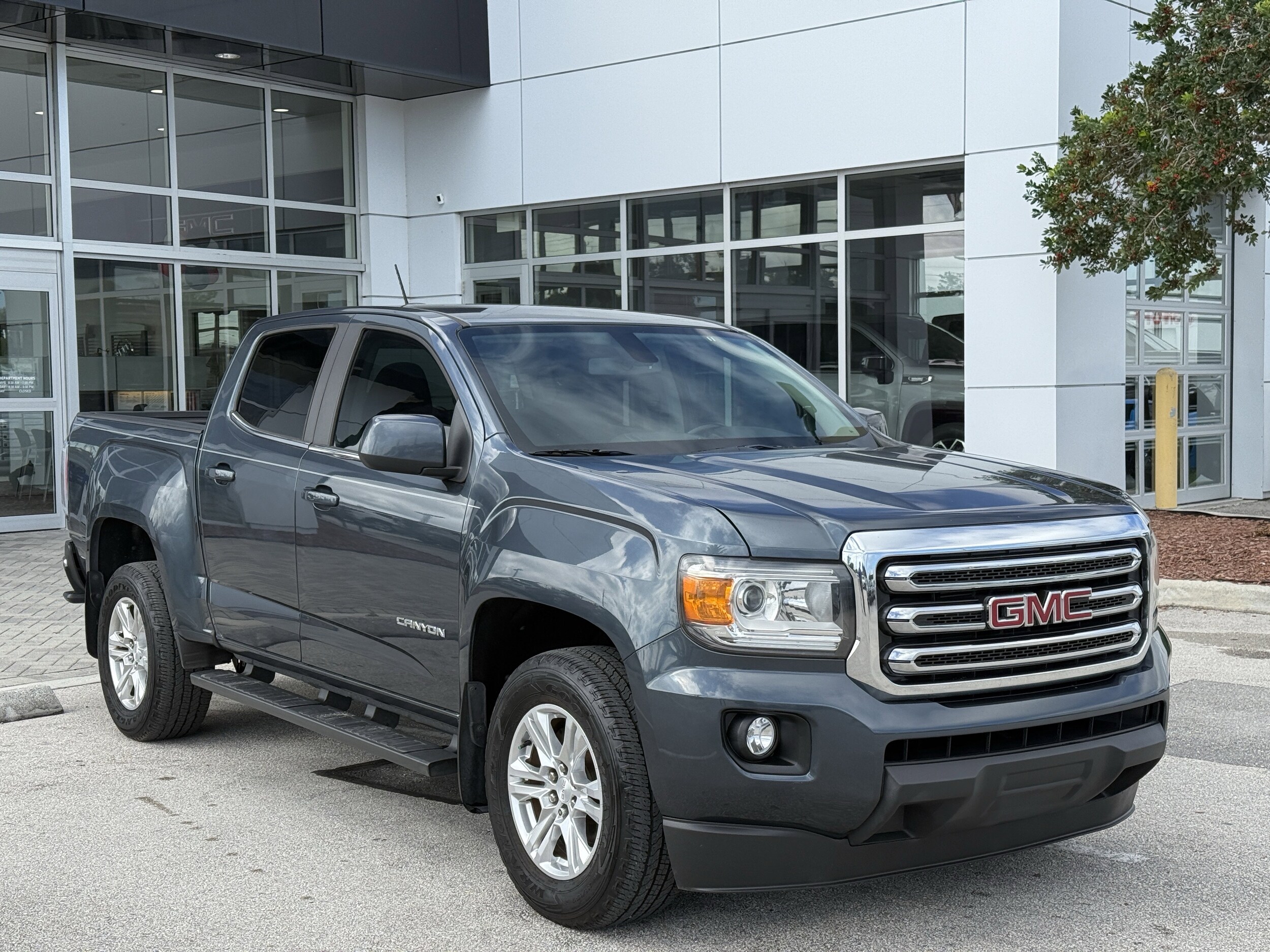 2020 Gmc Canyon SLE photo 4