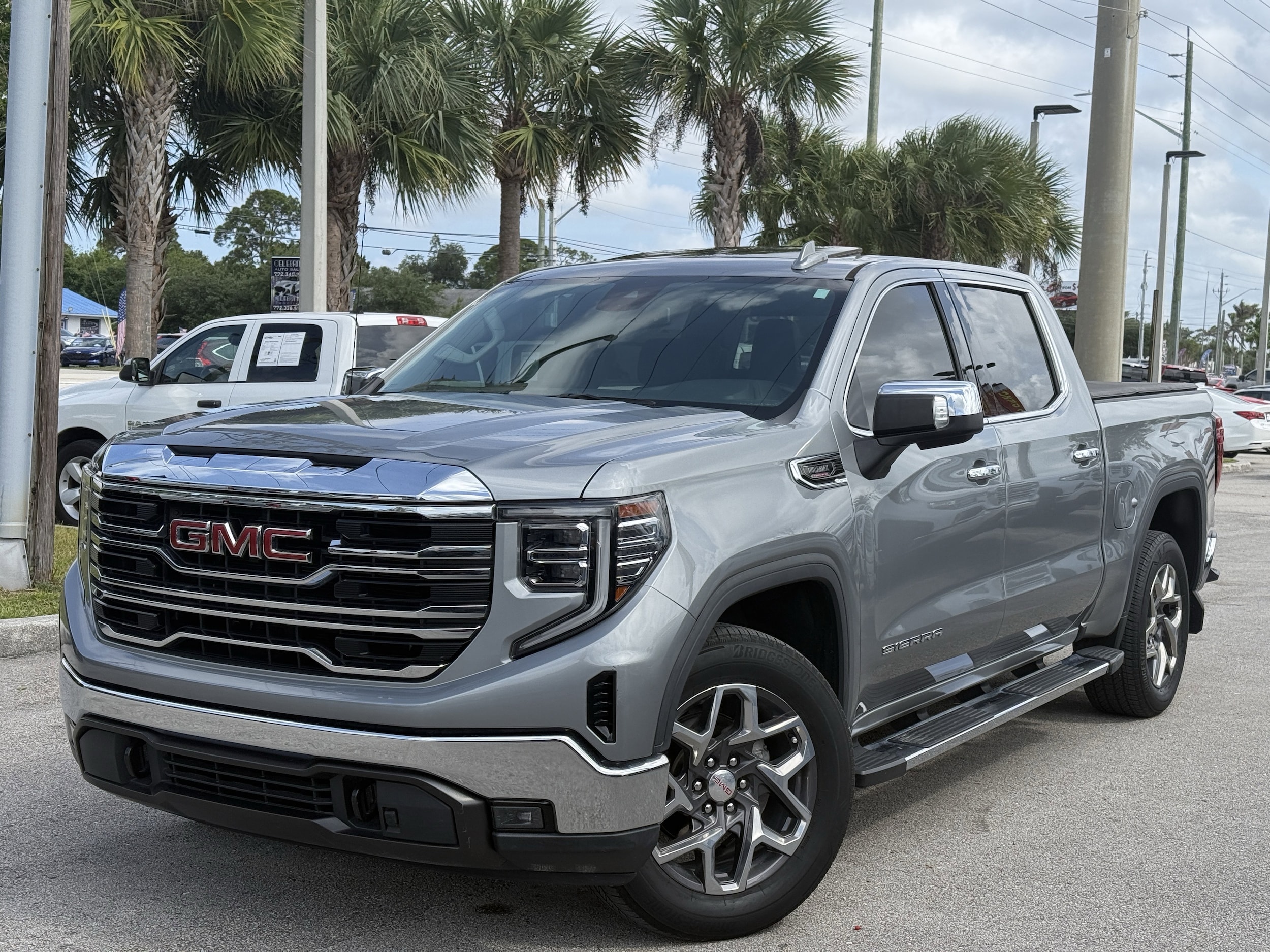 2023 GMC Sierra 2WD Crew Cab Short Box SLT's photo