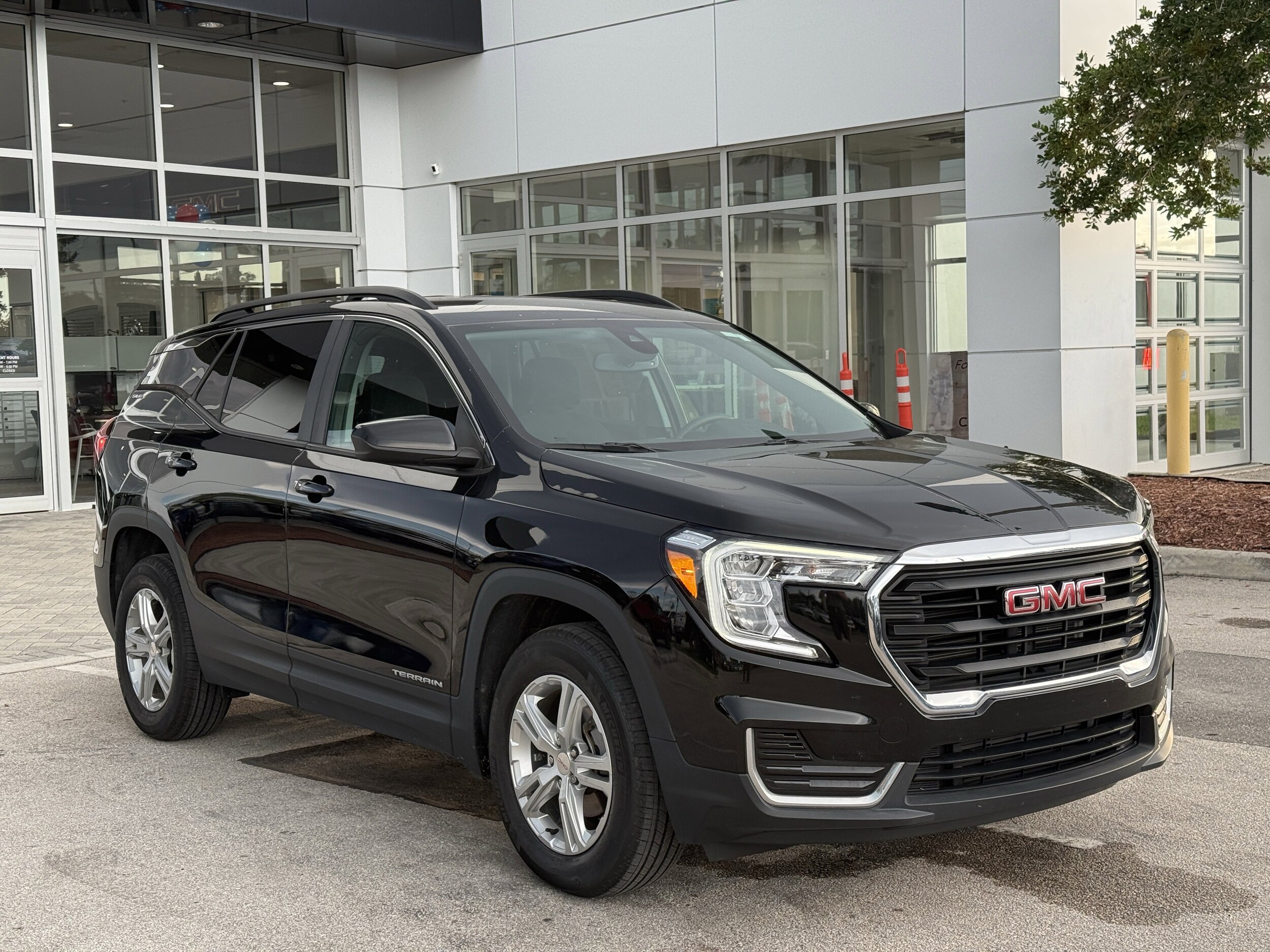 2022 Gmc Terrain SLE photo 4