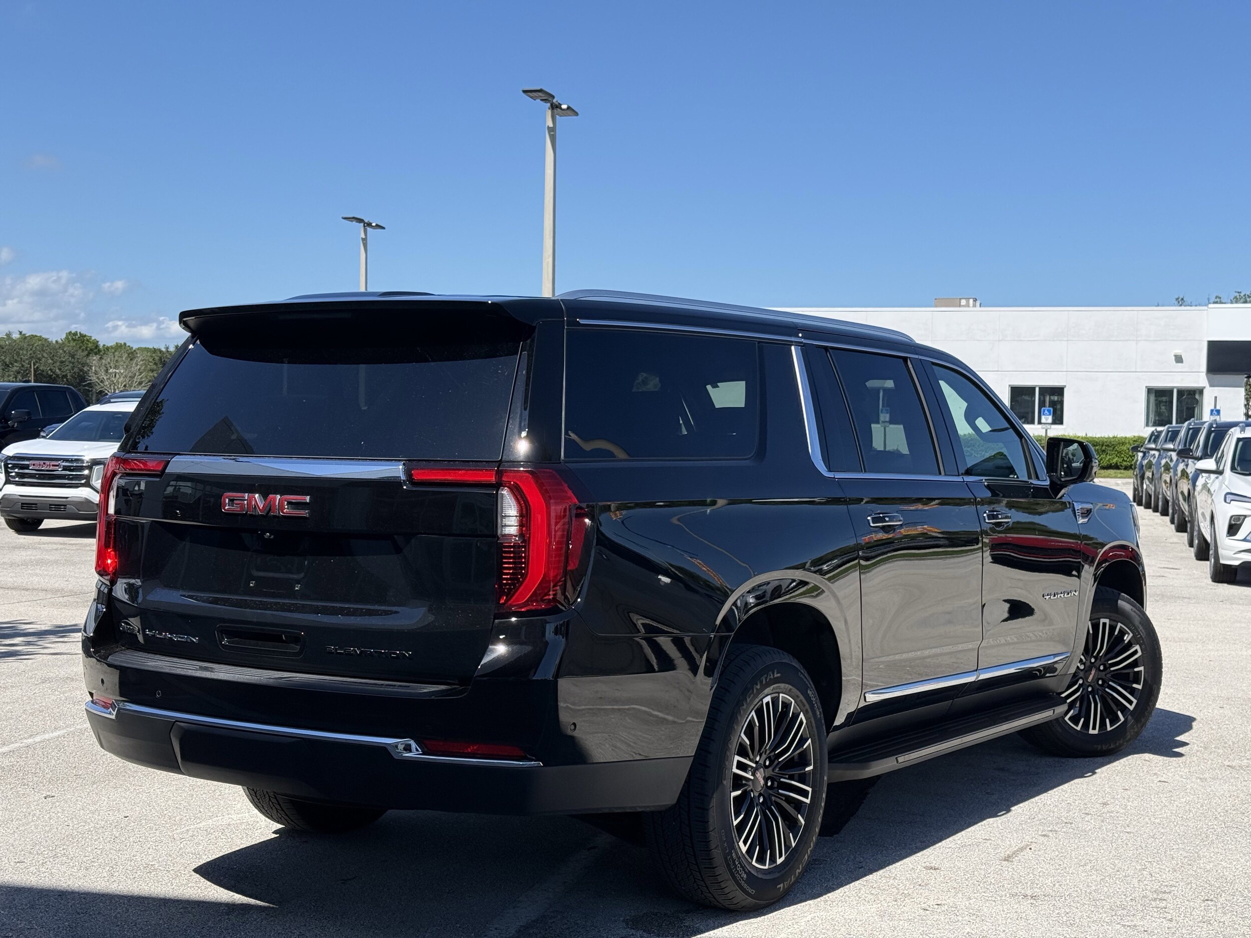 2025 Gmc Yukon XL photo 3