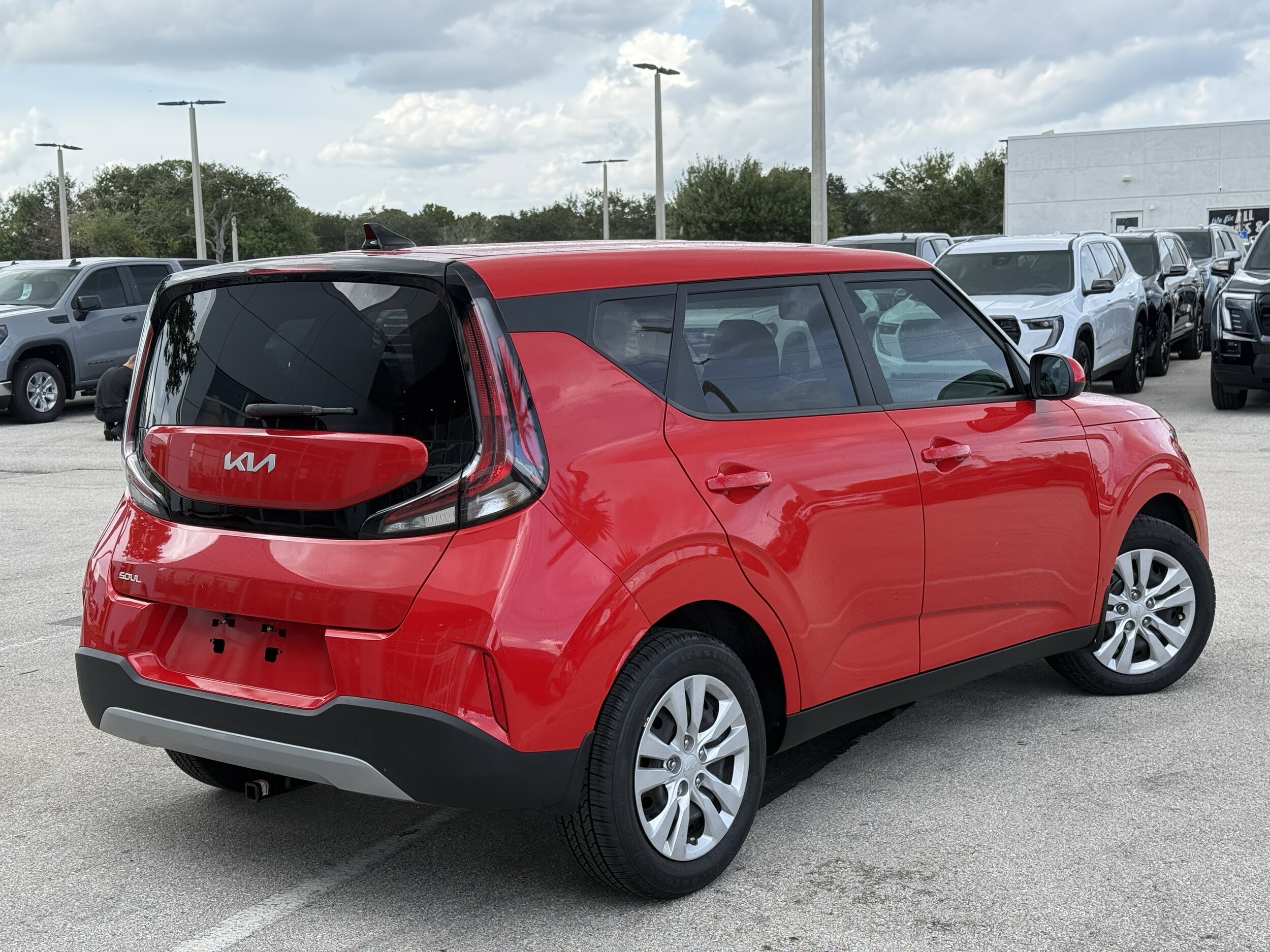 2023 Kia Soul LX photo 2