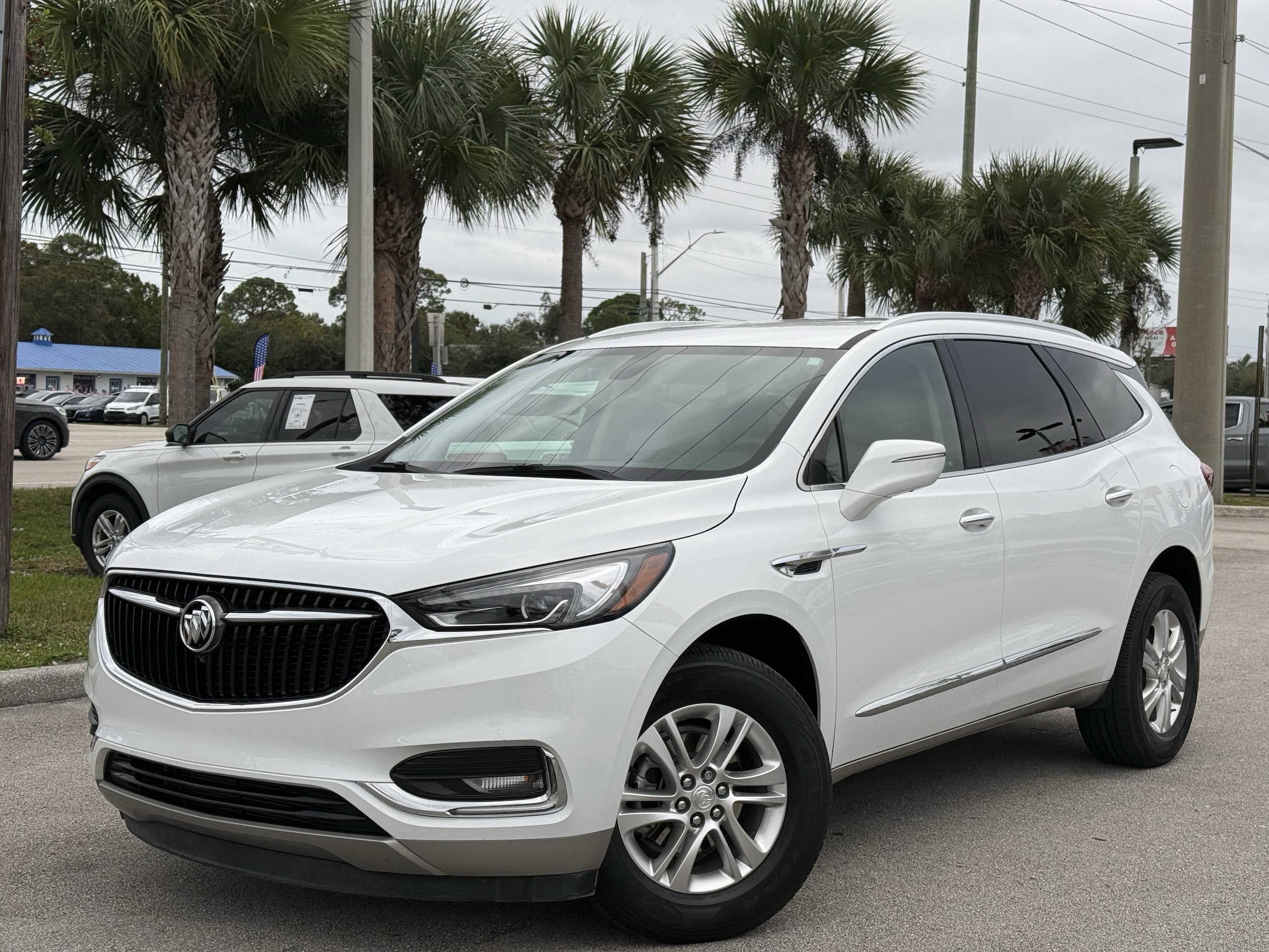 2021 Buick Enclave Essence's photo