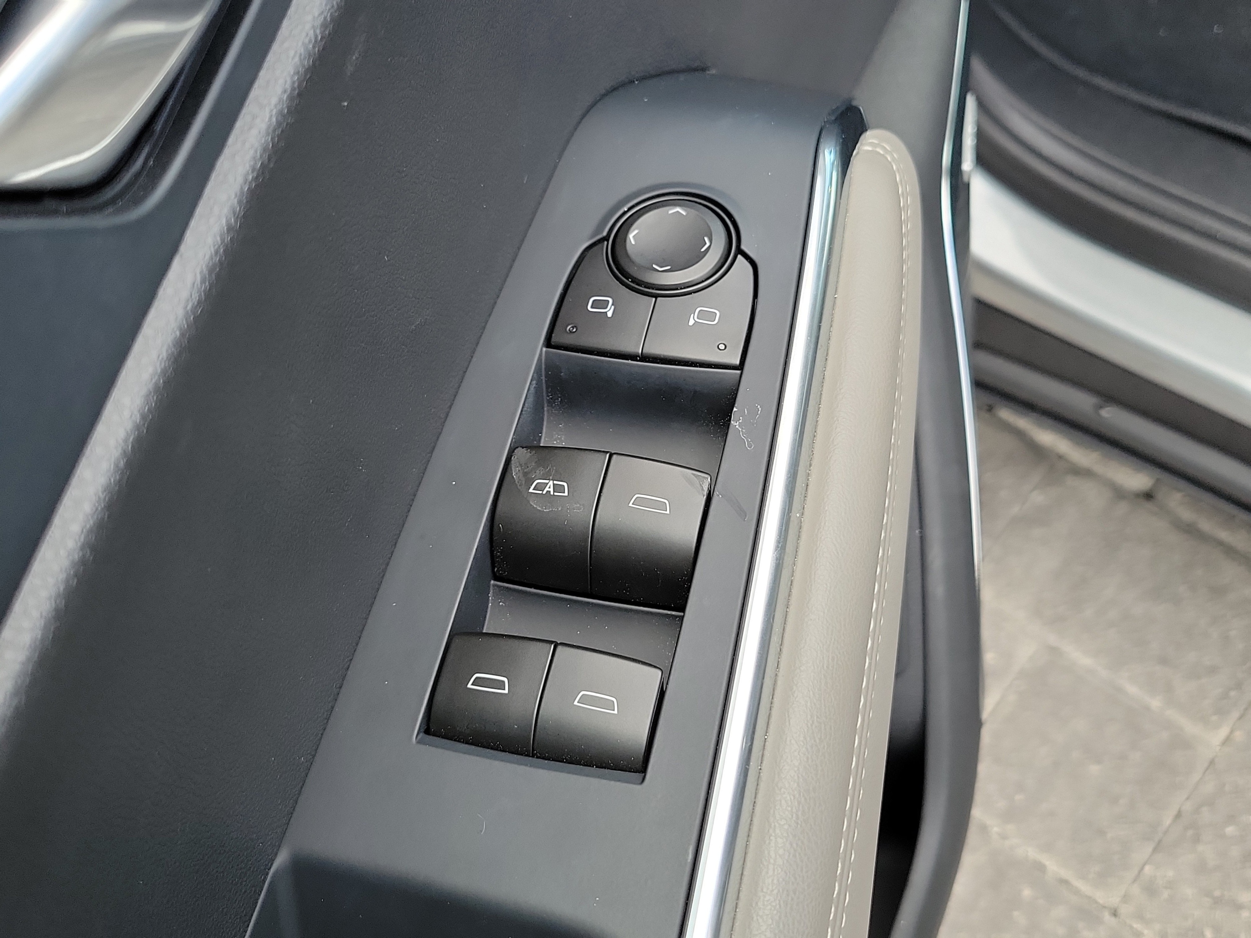 2026 GMC Acadia Elevation - Photo 19