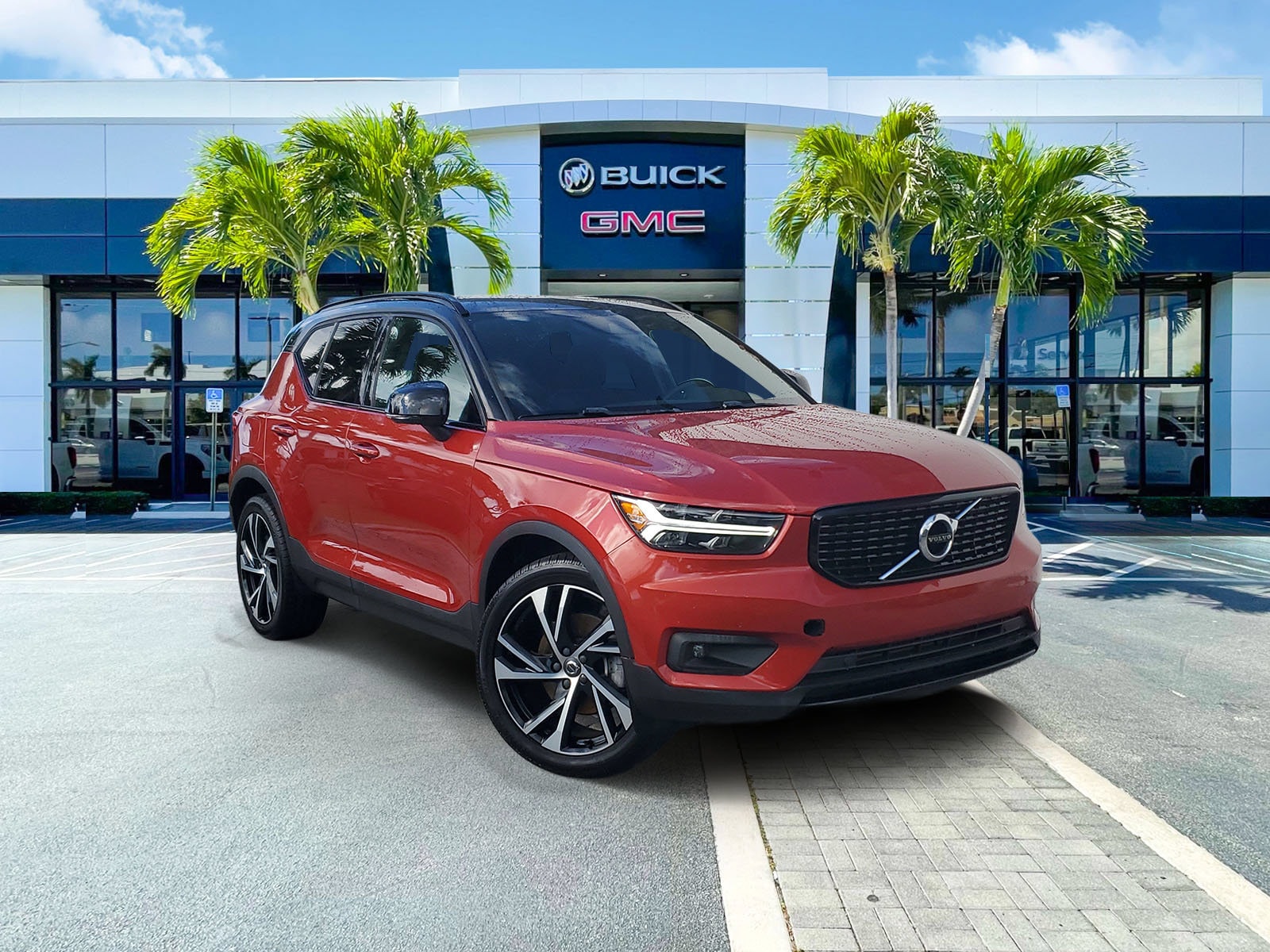 2020 Volvo XC40 R-Design