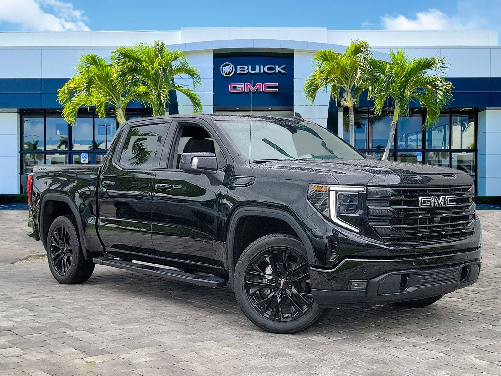 2026 GMC Sierra 4WD Crew Cab Short Box Elevation's photo