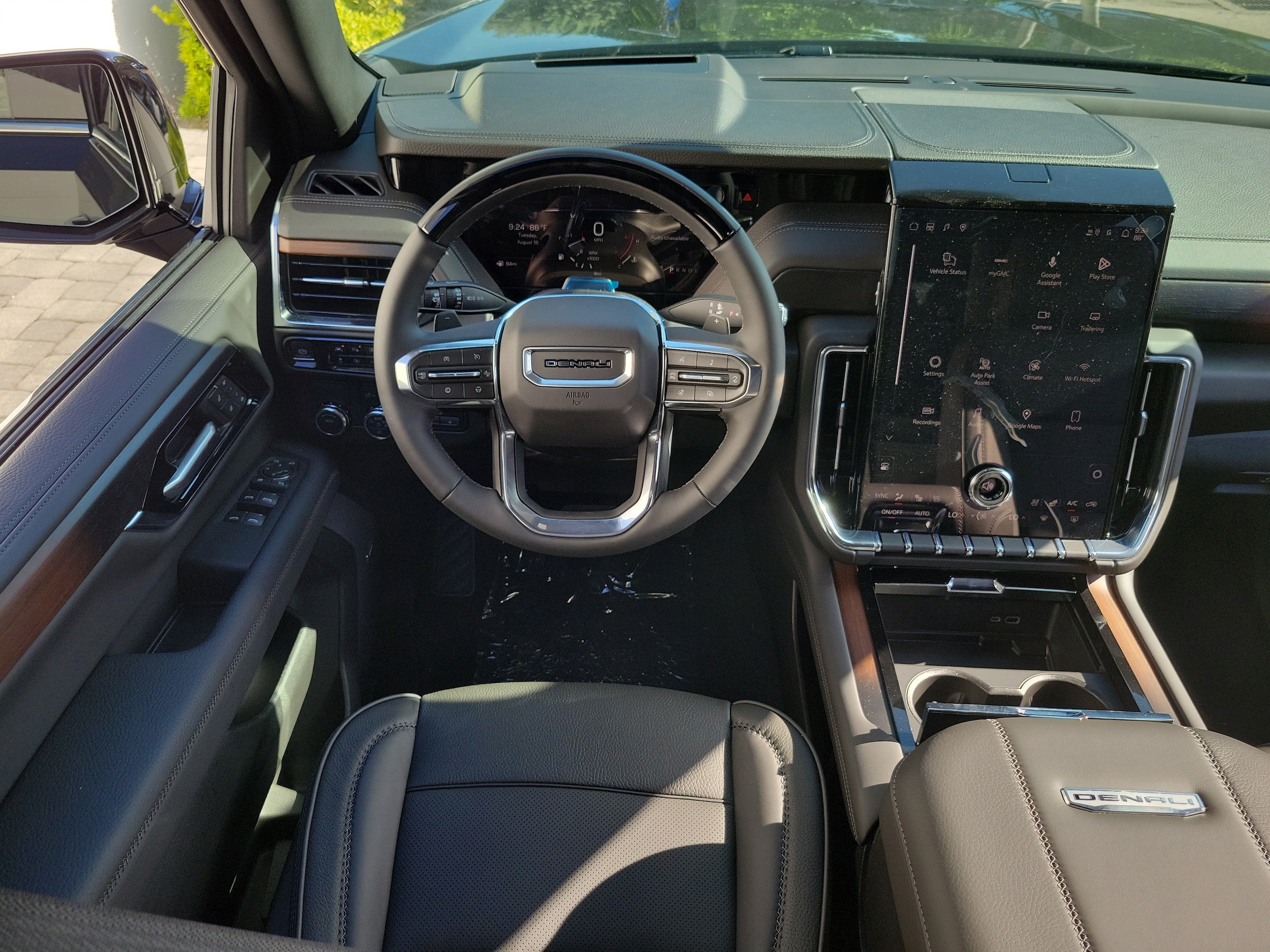 2026 GMC Yukon XL Denali - Photo 16