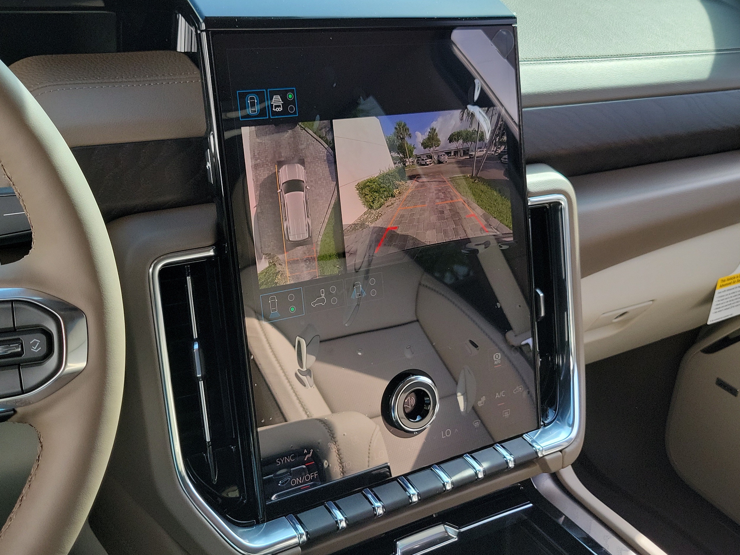 2026 GMC Yukon Denali - Photo 31