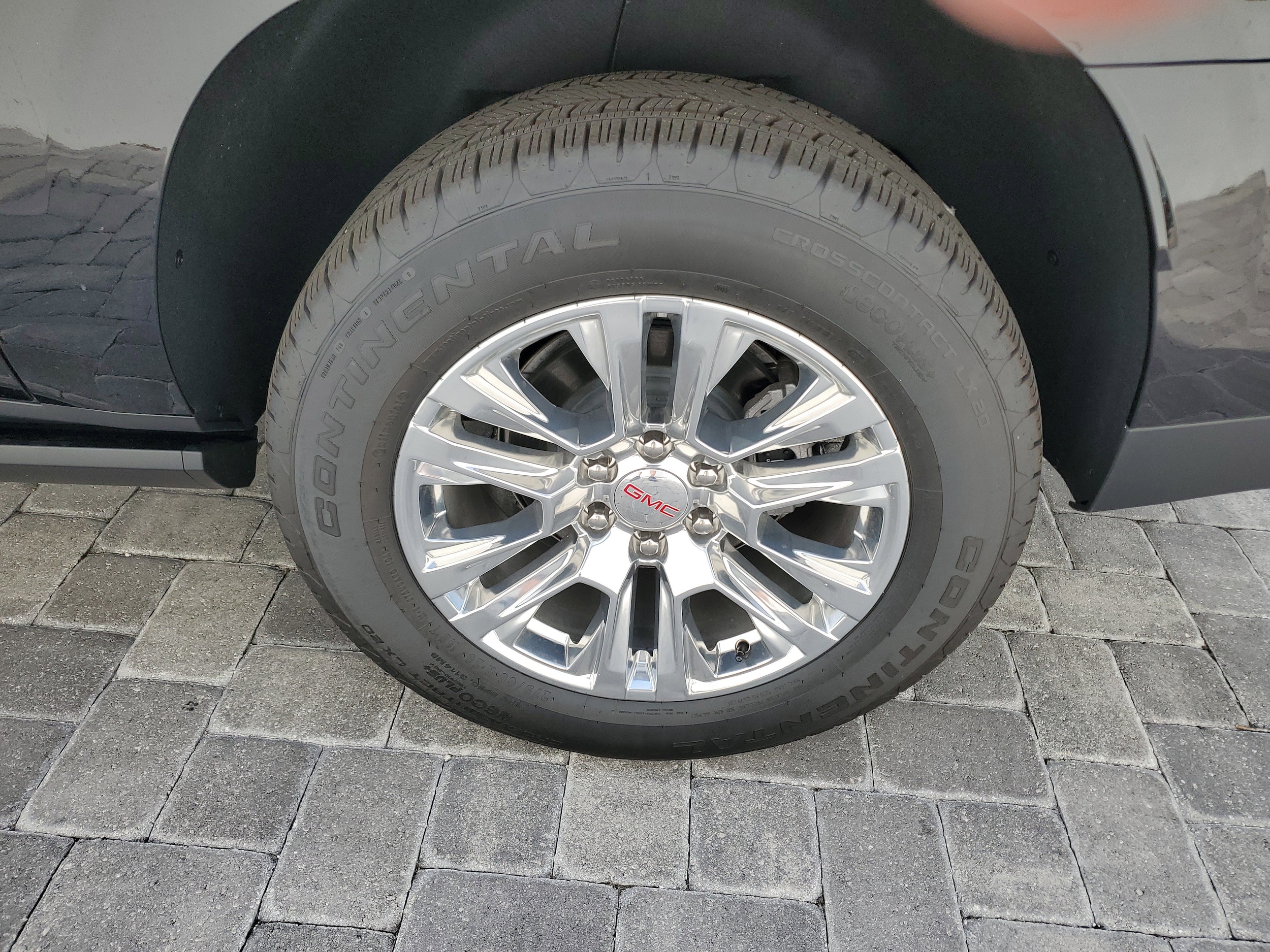 2026 GMC Yukon XL Denali - Photo 7