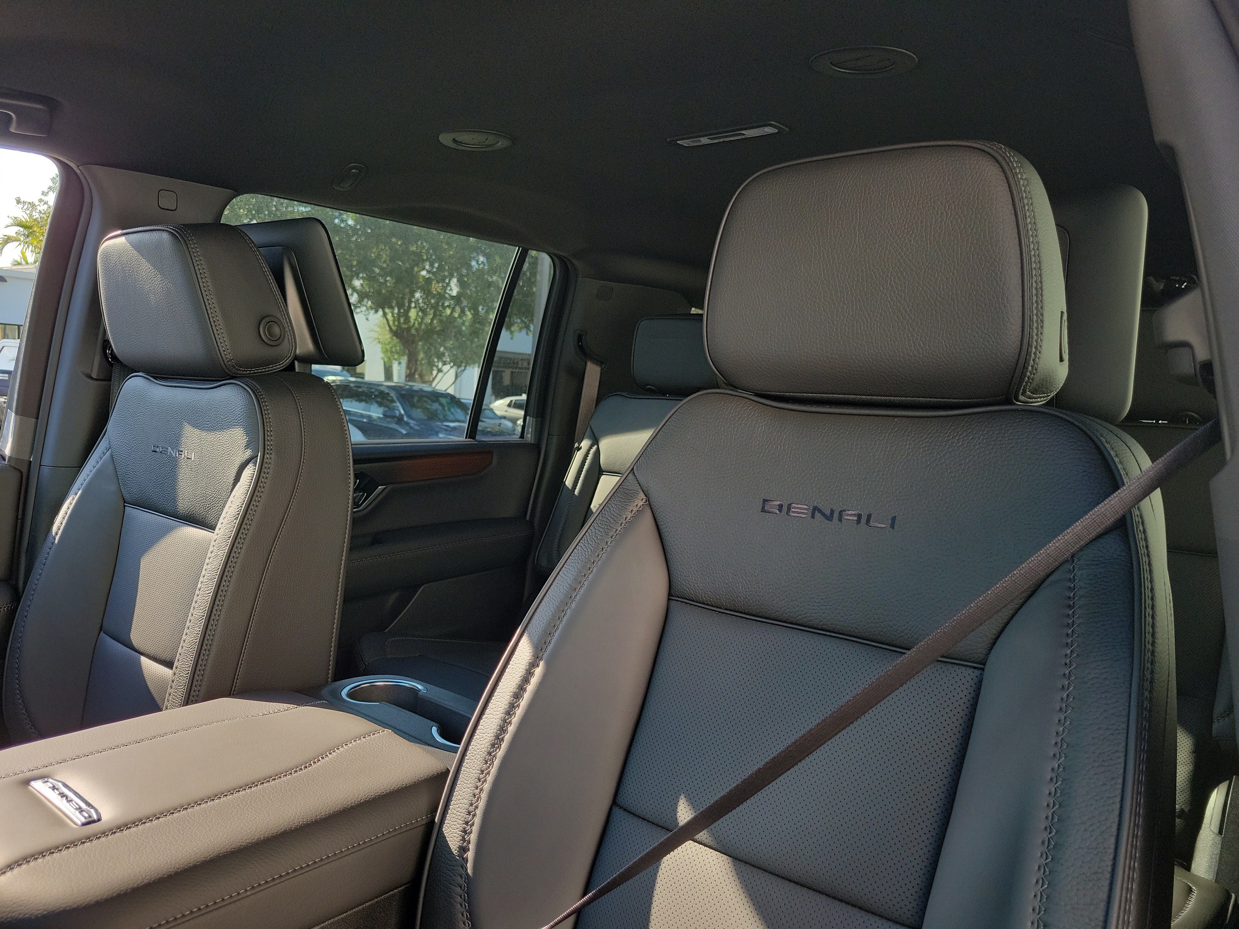 2026 GMC Yukon XL Denali - Photo 22