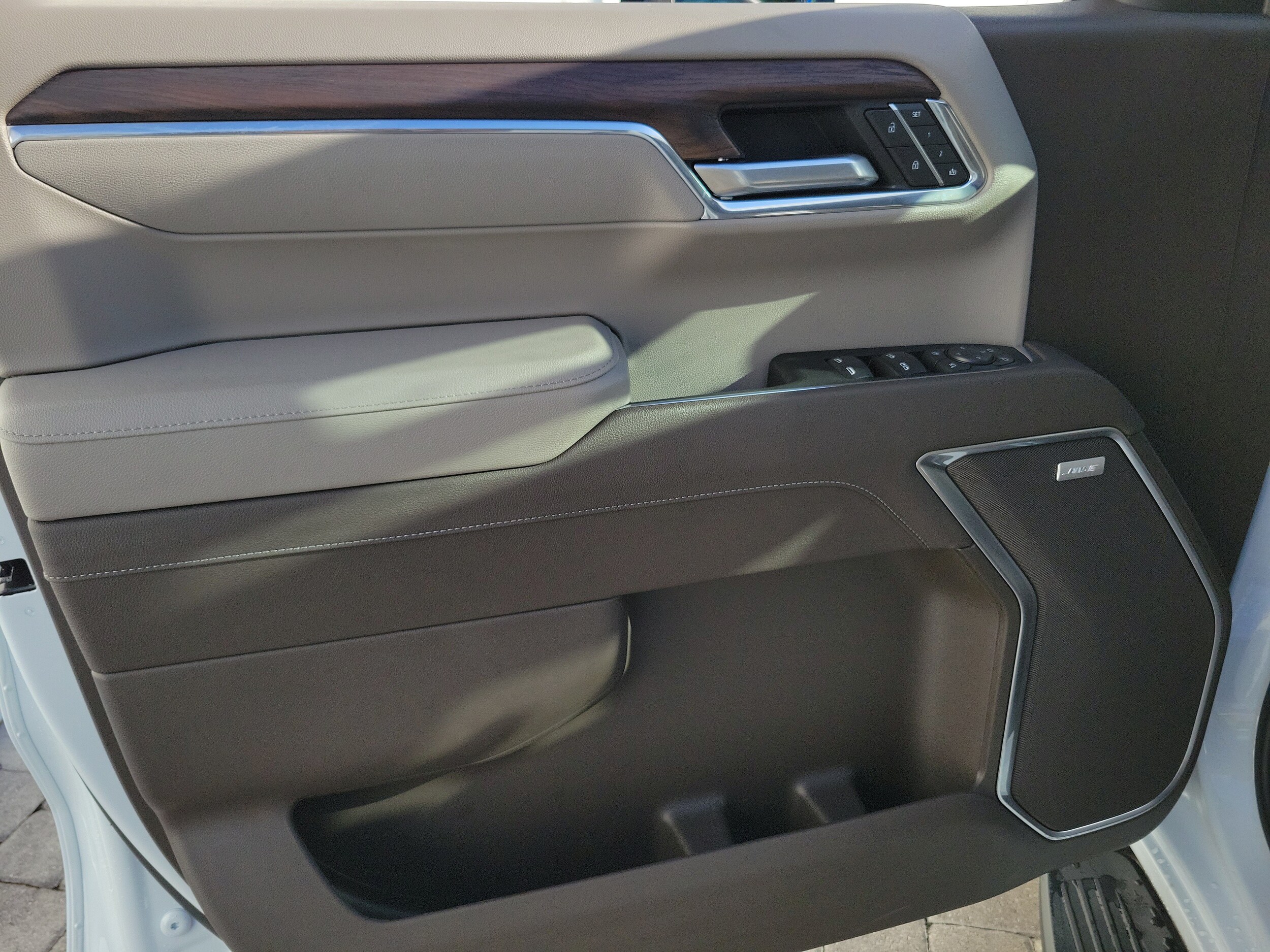 2026 GMC Sierra 1500 SLT - Photo 18