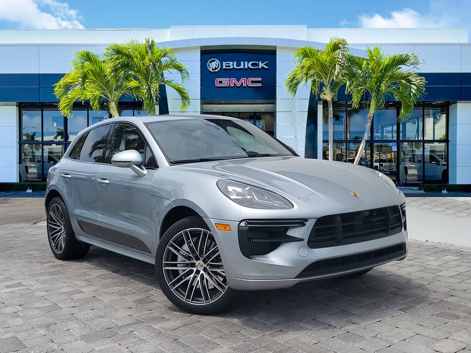 2020 Porsche Macan Turbo's photo