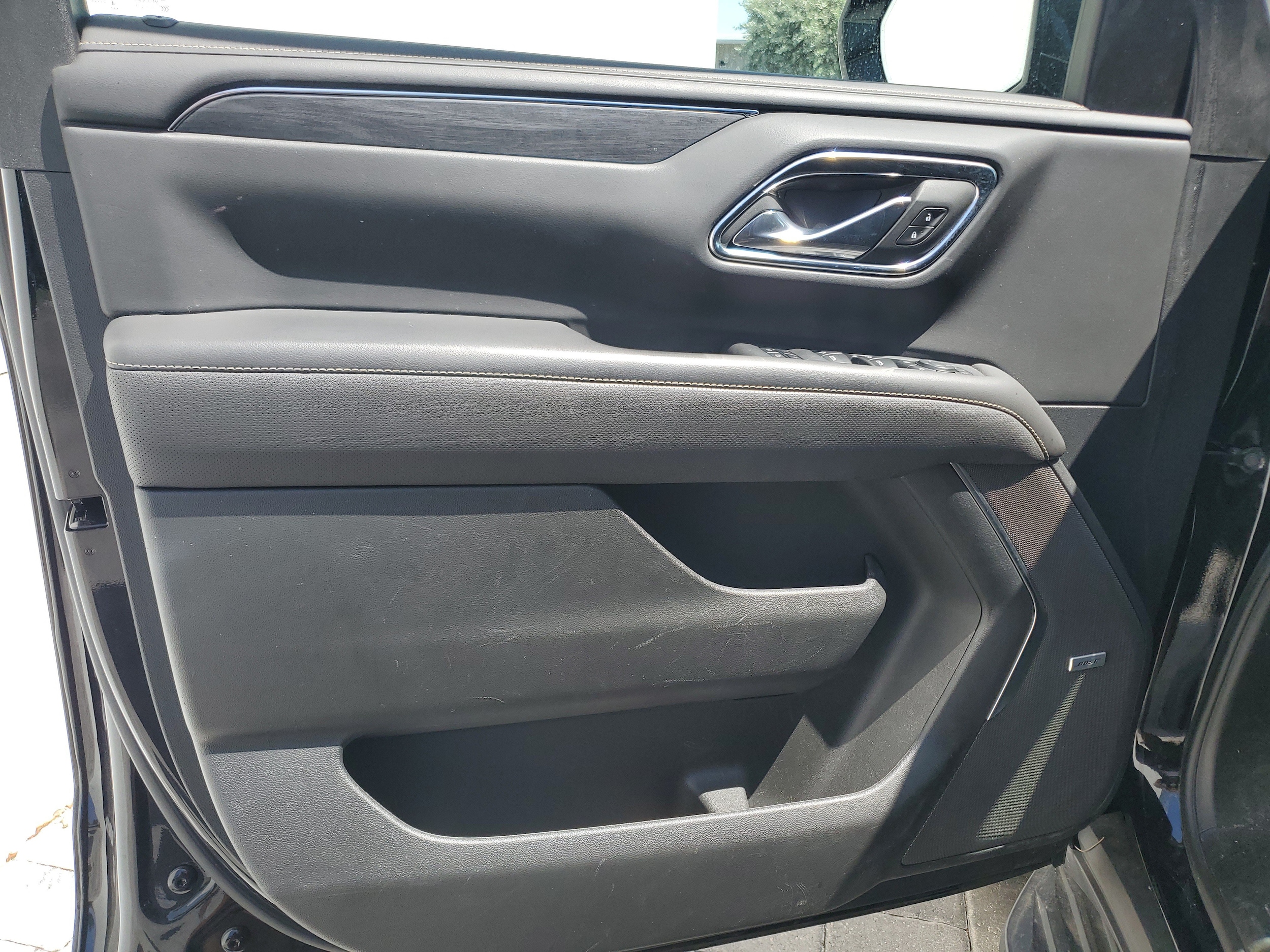 2024 GMC Yukon SLT - Photo 9