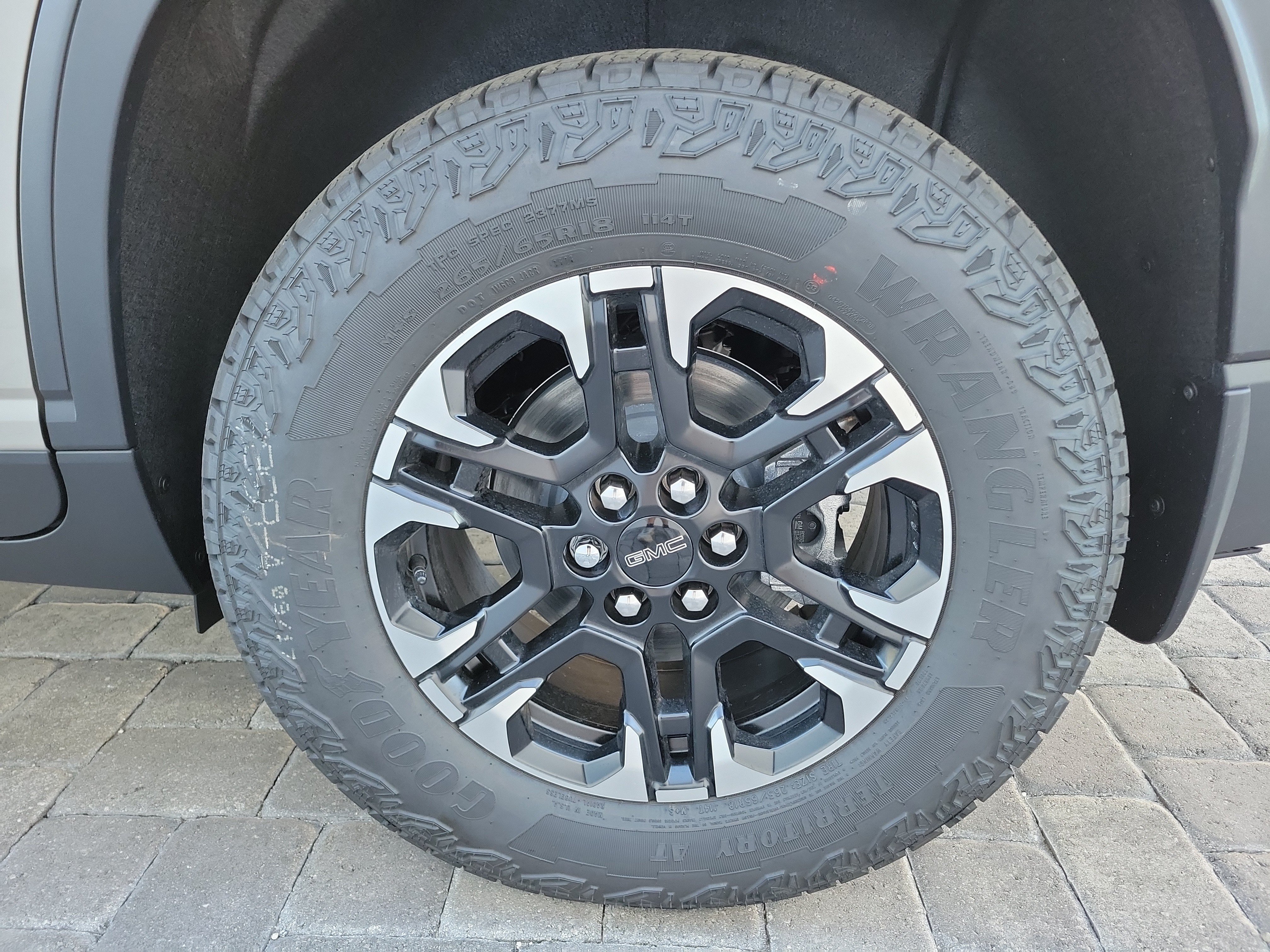 2027 GMC Acadia AT4 - Photo 10