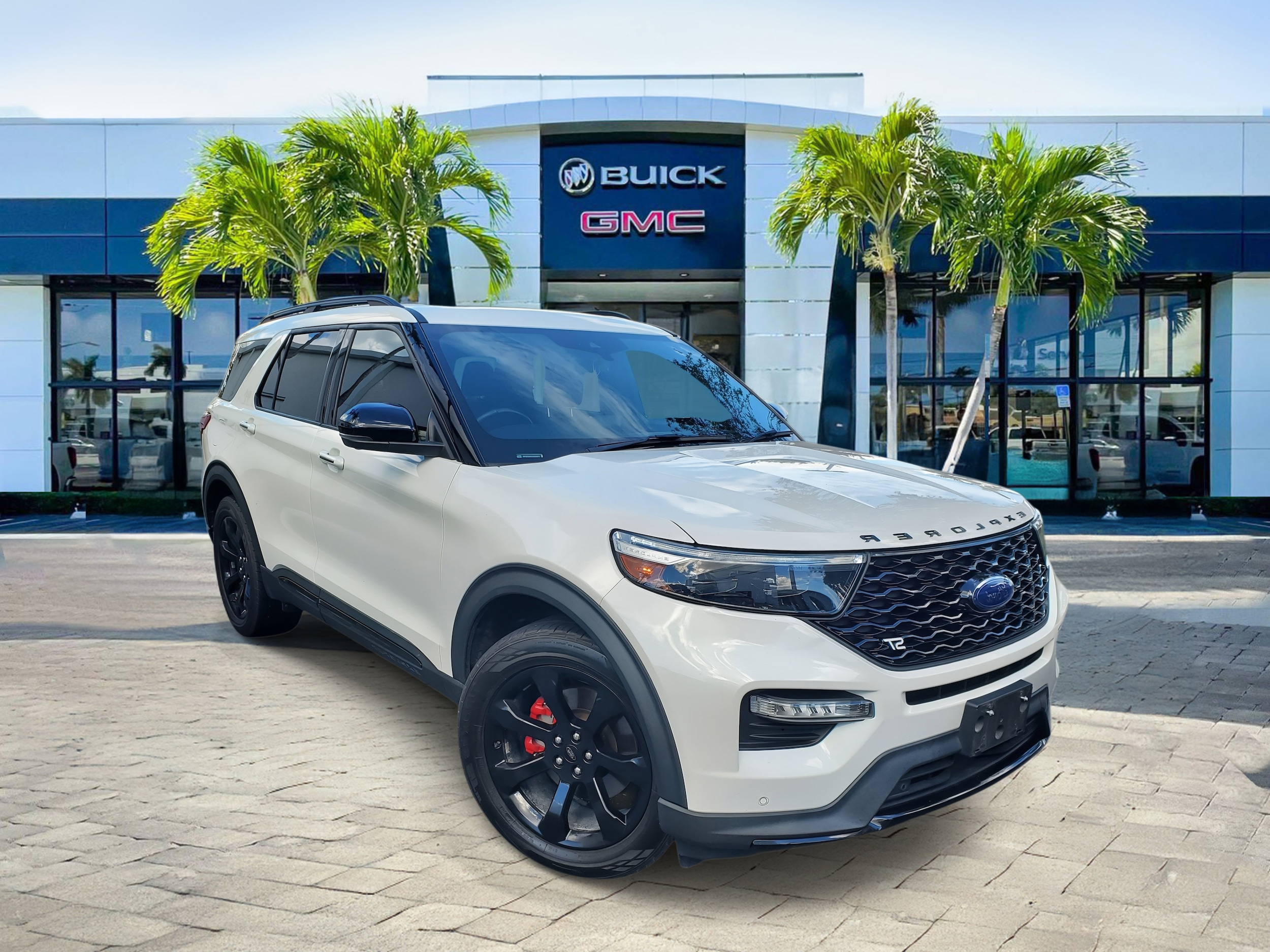 2022 Ford Explorer ST's photo