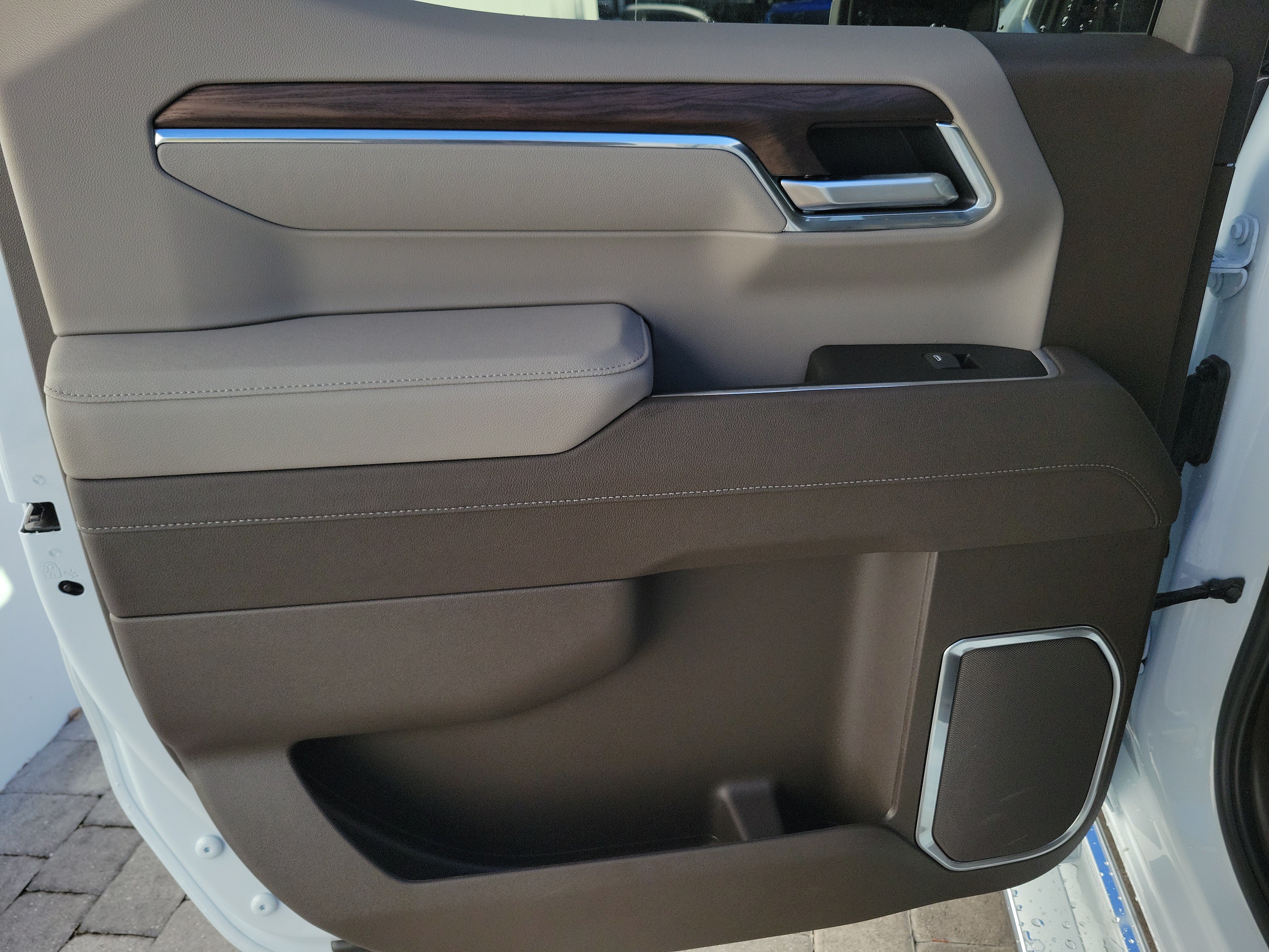 2026 GMC Sierra 1500 SLT - Photo 12